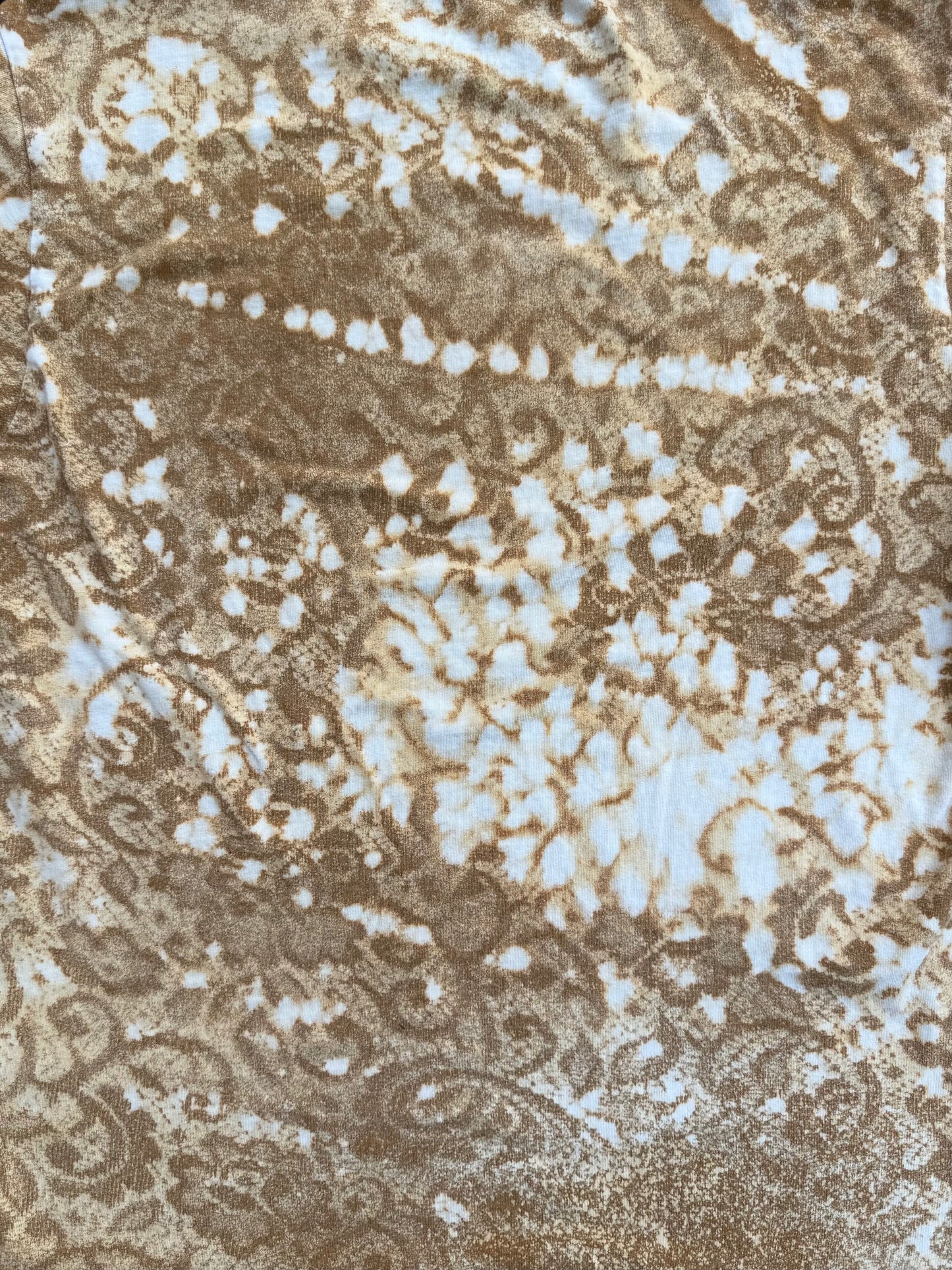 Rooted shape patch bleach lace dyed t-shirt