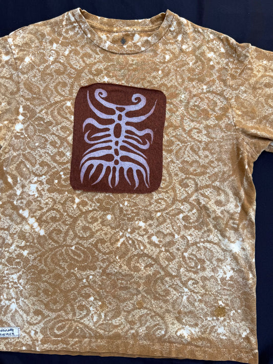 Rooted shape patch bleach lace dyed t-shirt