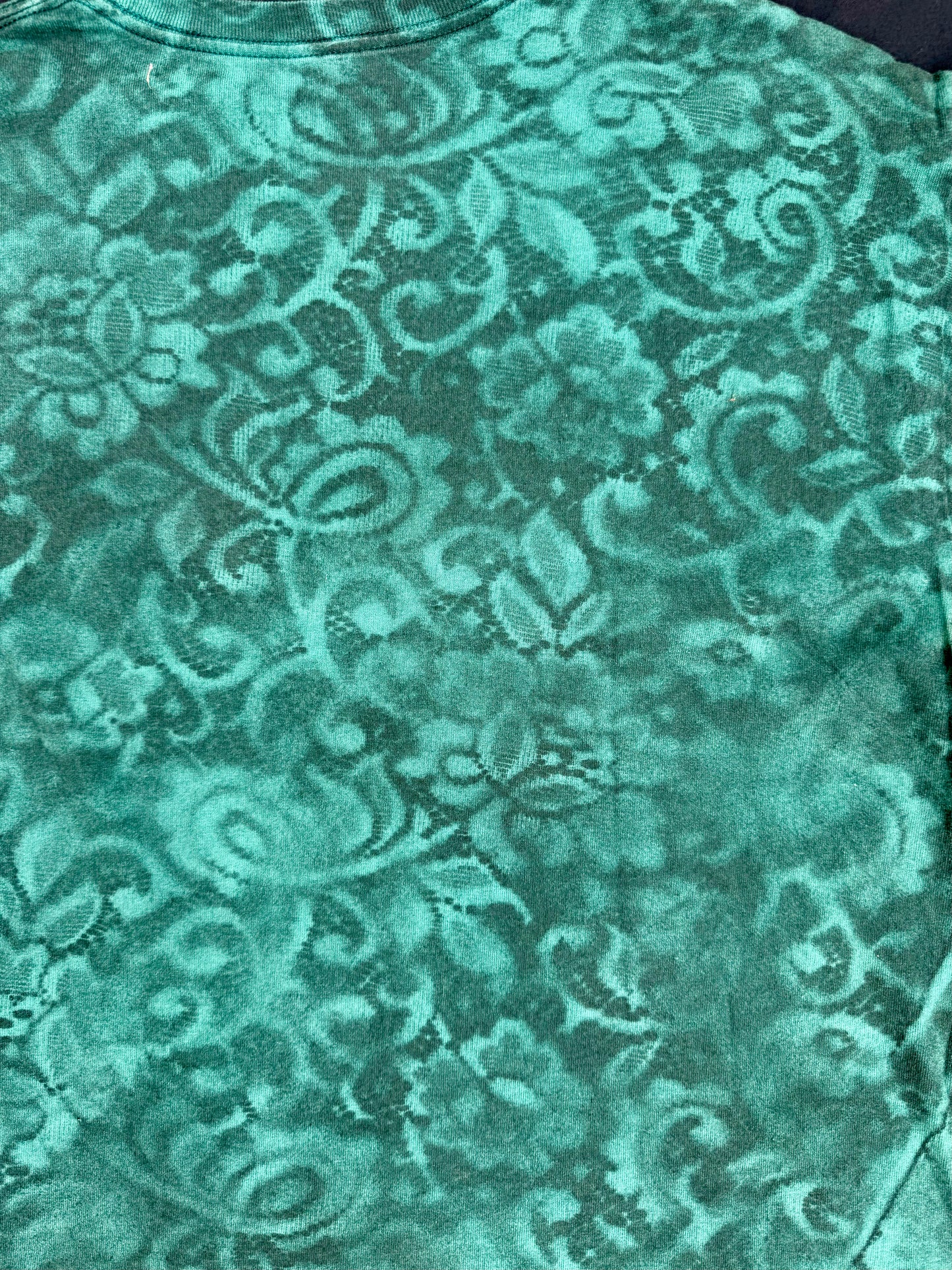 Face patch spray painted lace t-shirt