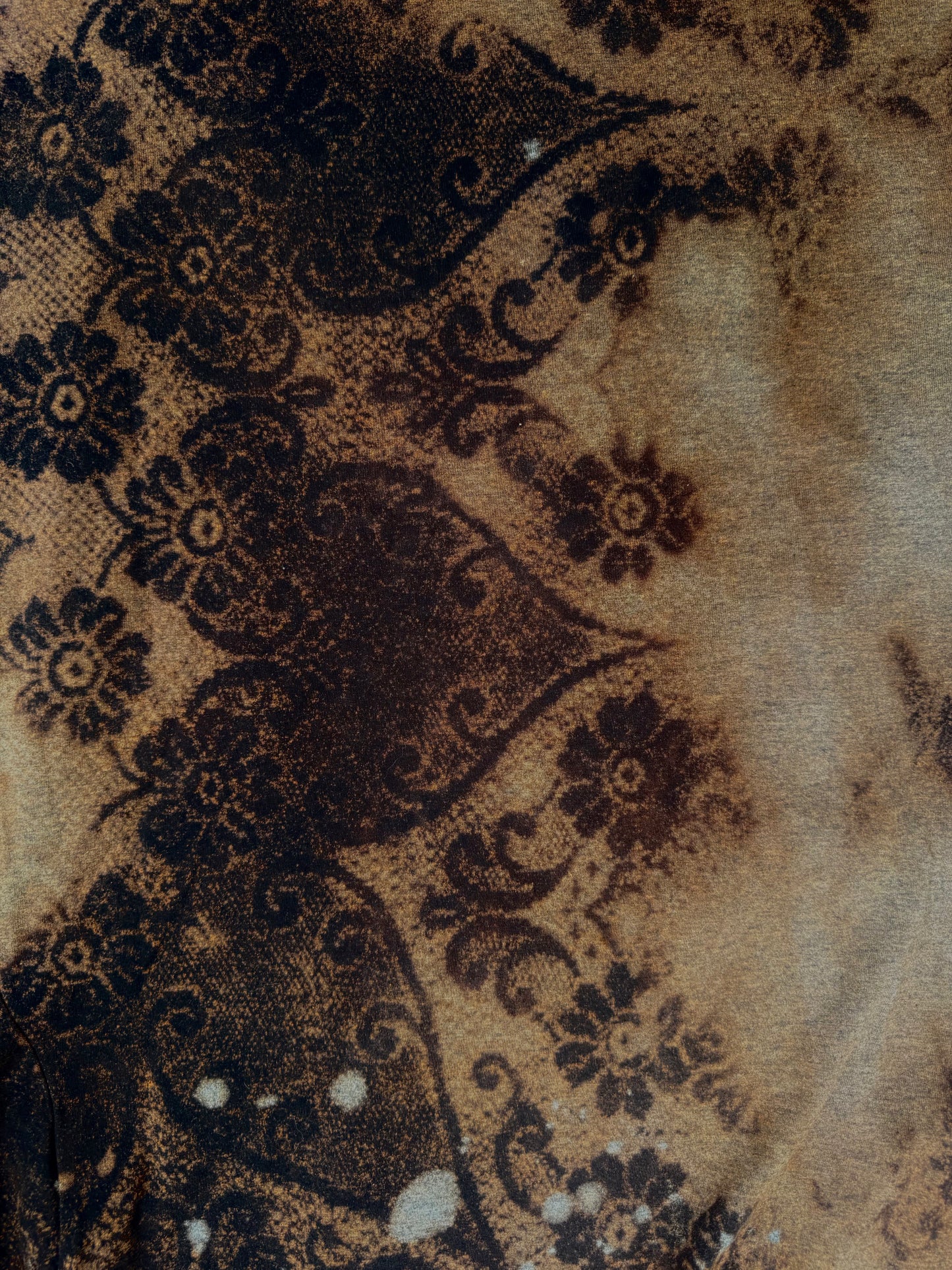 Face patch bleach dyed t shirt