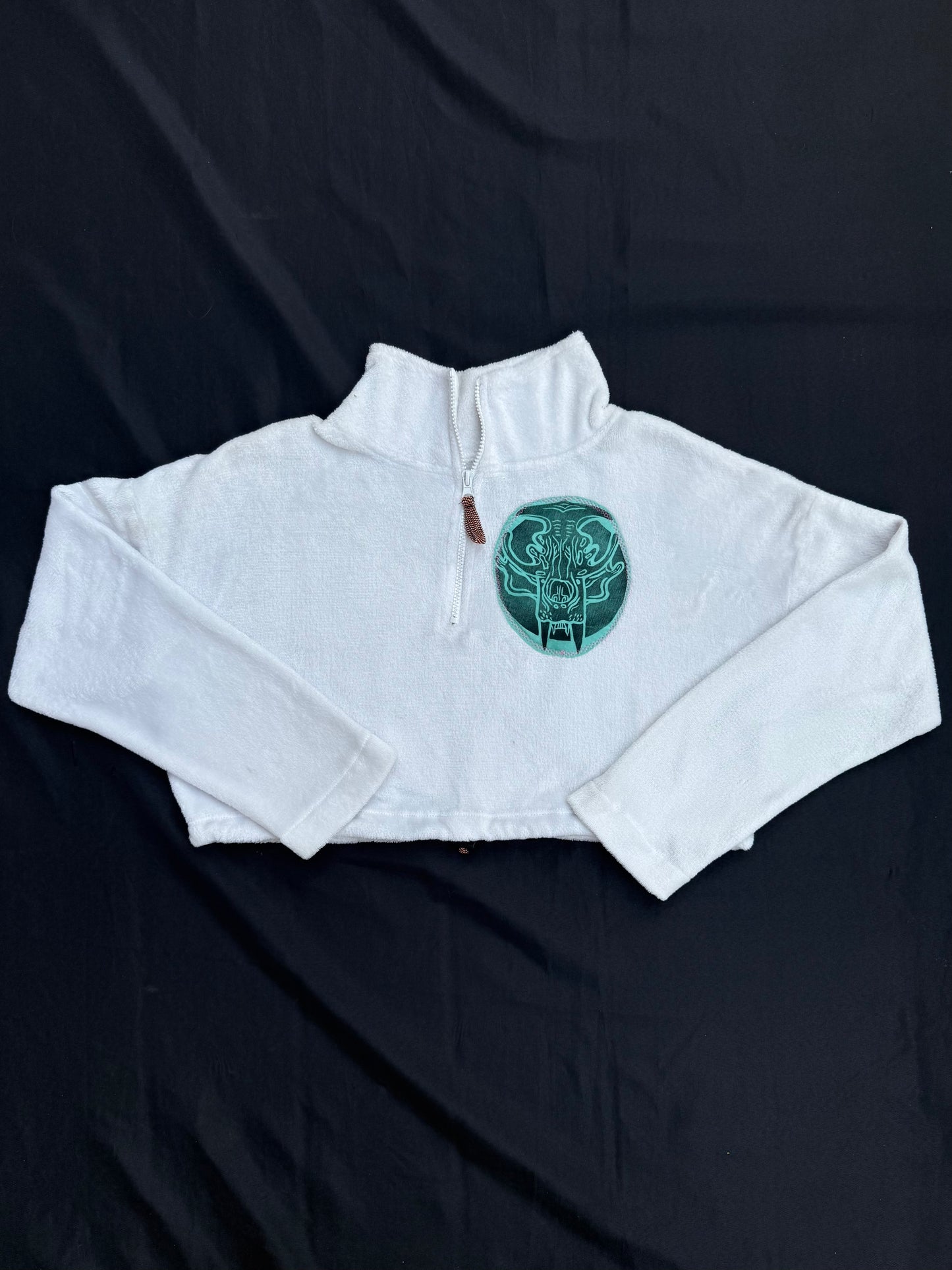 Cropped butterfly patch sweatshirt