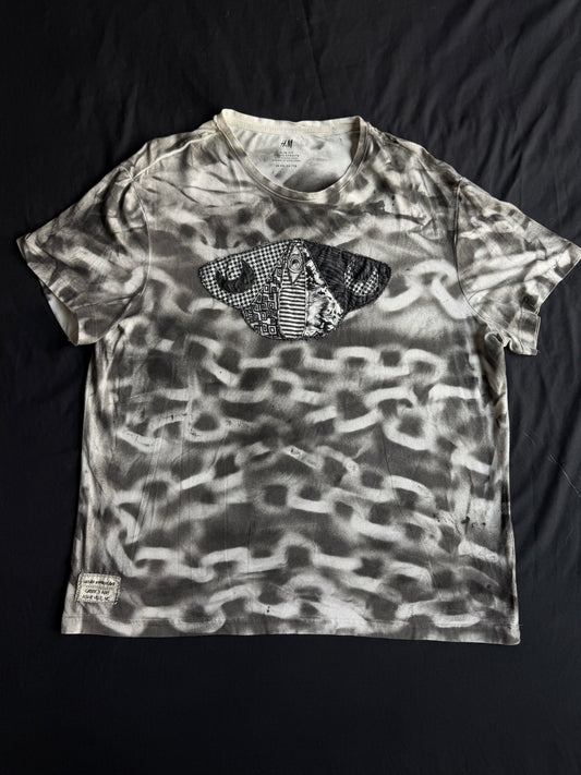 Moth chain t-shirt