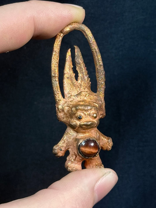 Crab claw troll amulet