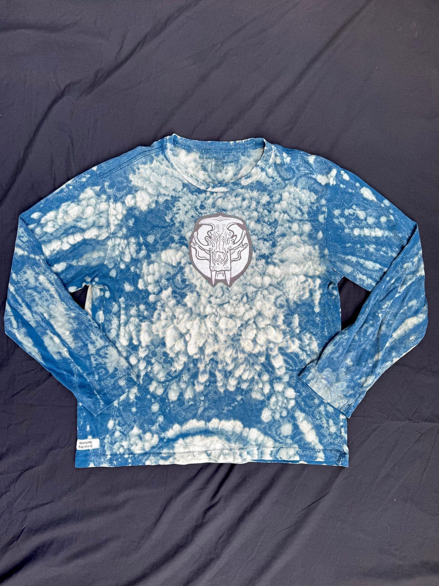 Polar bear skull patch bleach dyed shirt