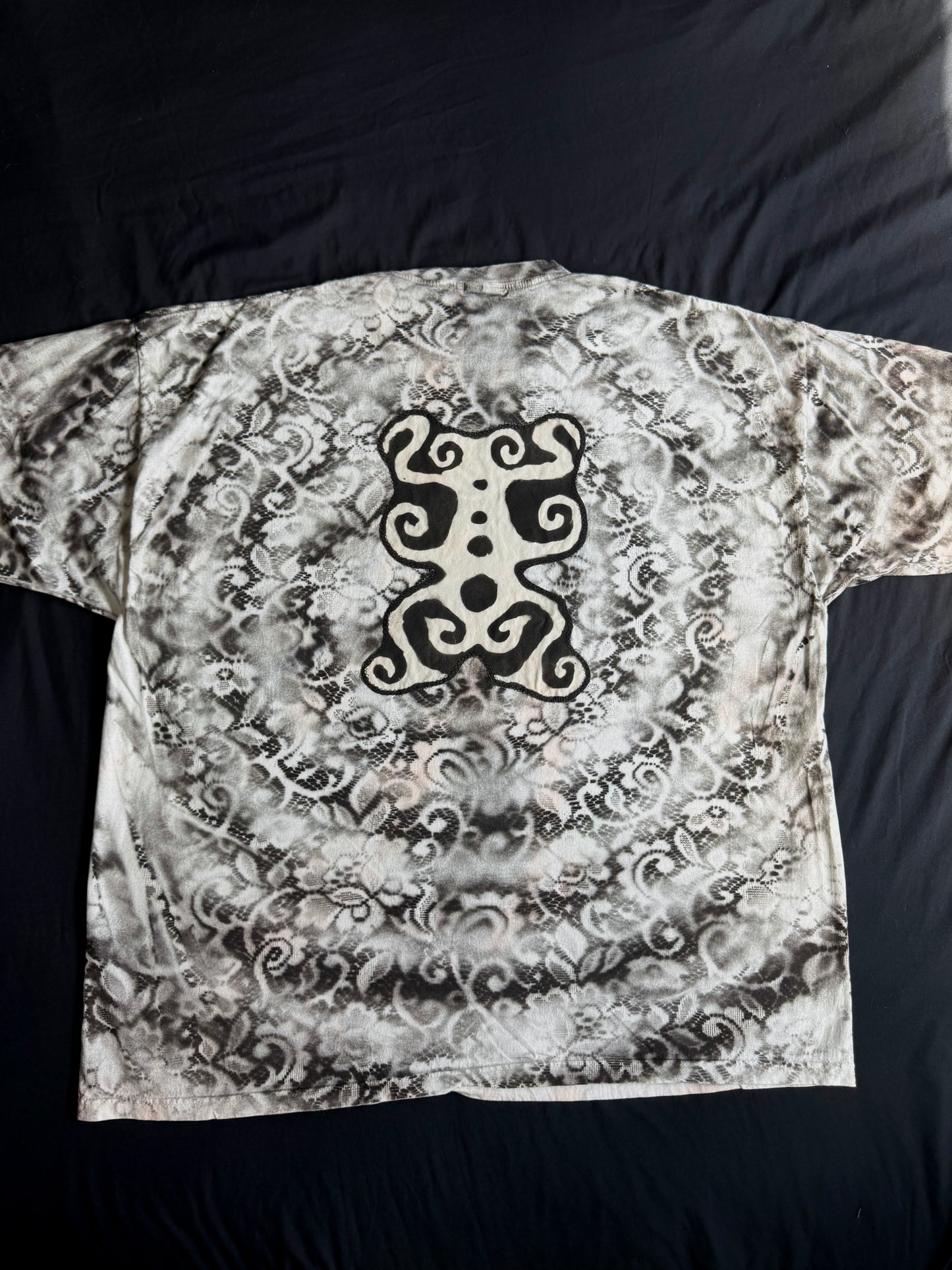 ONI swirl lace t-shirt