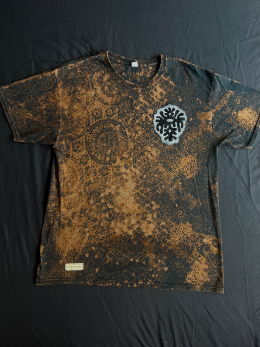 Moon goddess shape bleach dyed t-shirt