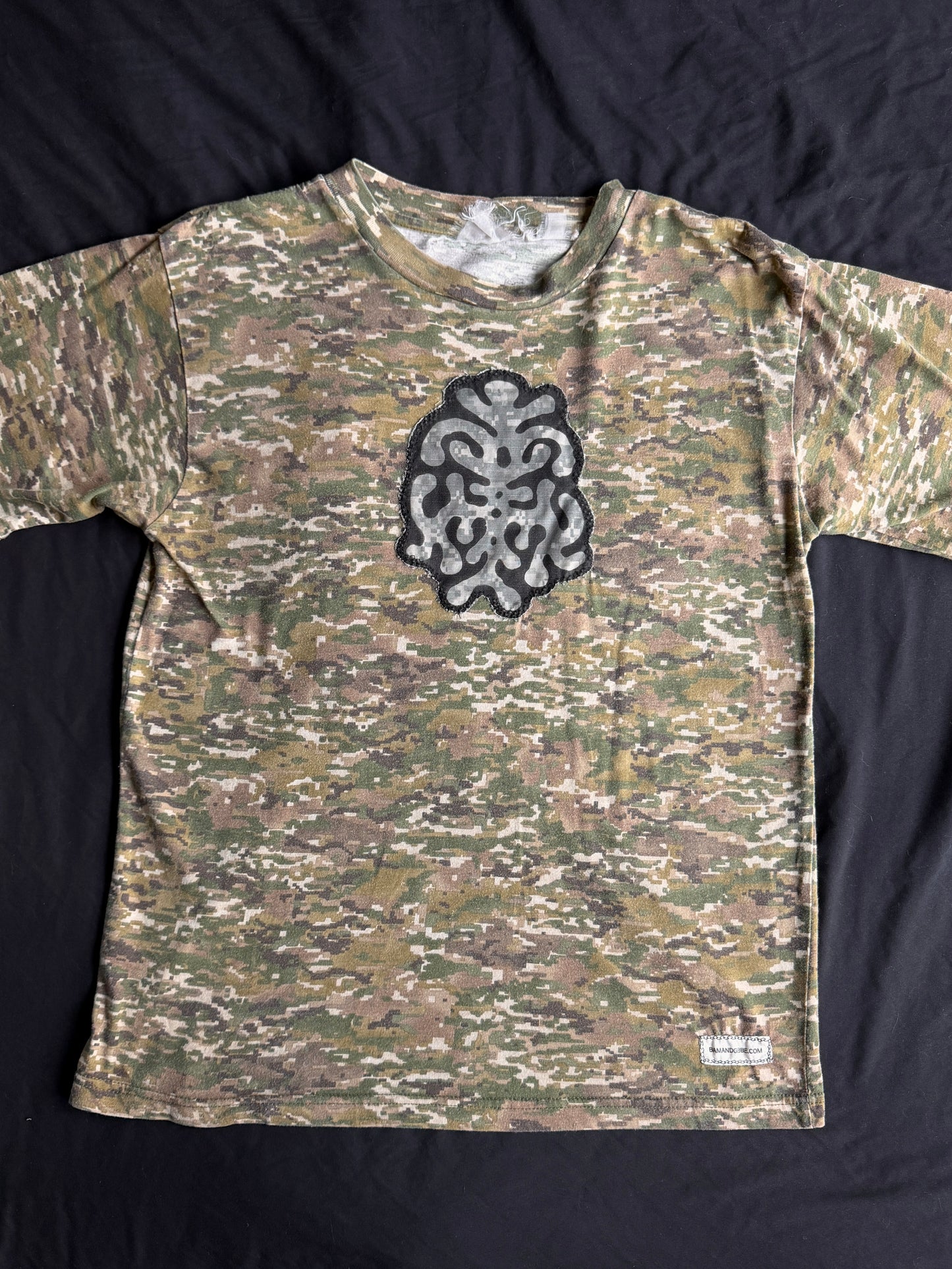 Shape patch camo t-shirt