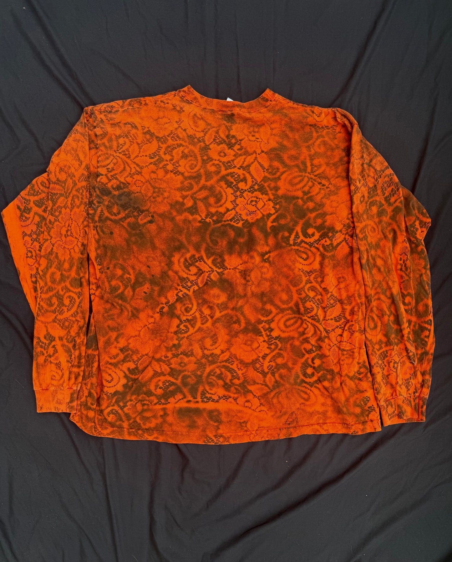 Shape patch lace spray painted long sleeve t shirt