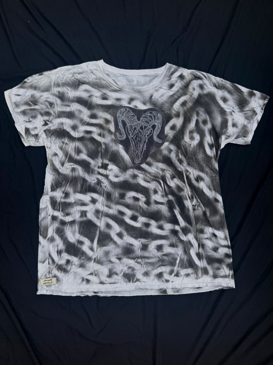 All seeing billy skull chain sprayed t shirt