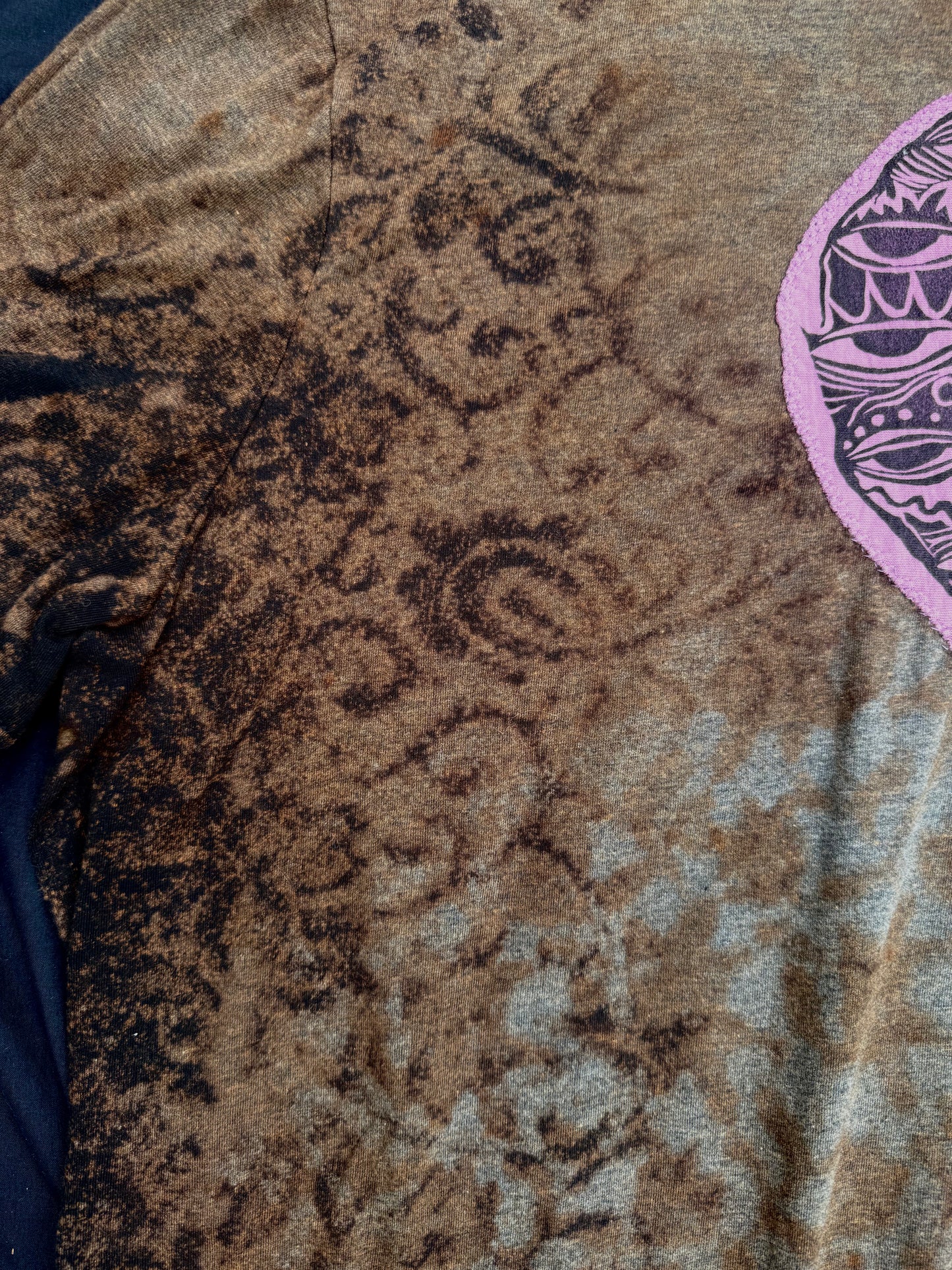 Face patch bleach dyed t shirt