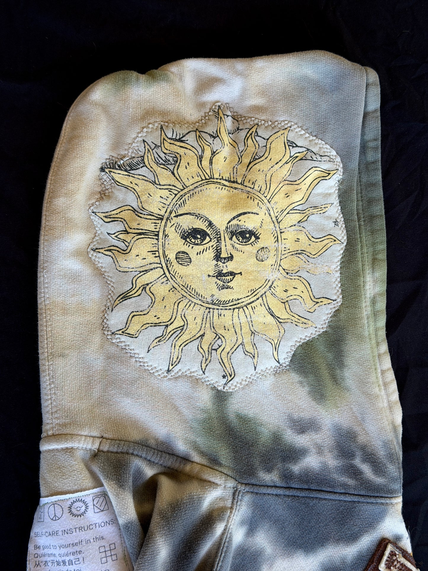 Bonnaroo frog & sun hoodie