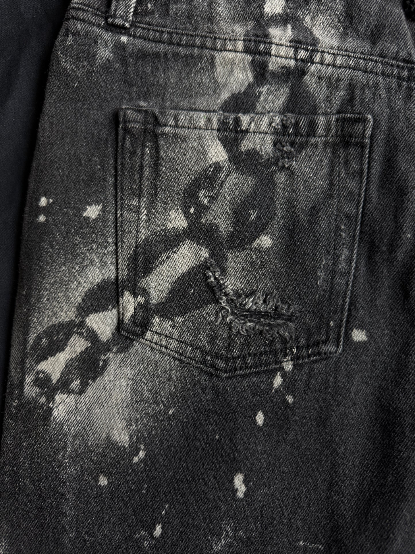 Chain bleach dyed black jean shorts