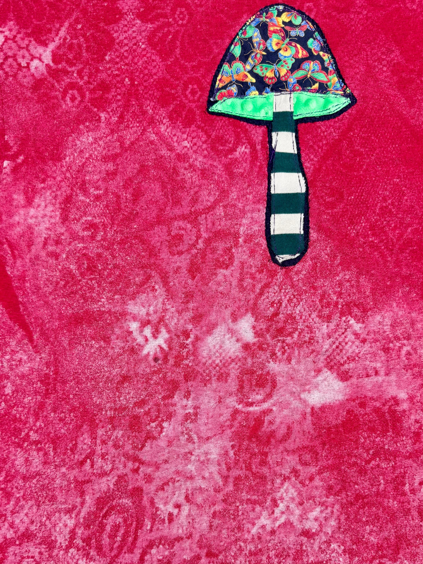 Mushroom patch bleach lace dyed t-shirt