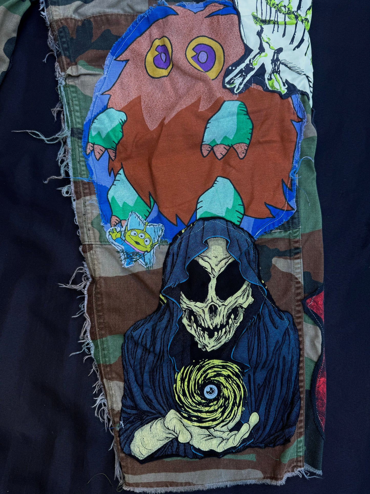 Collage patch camo jeans