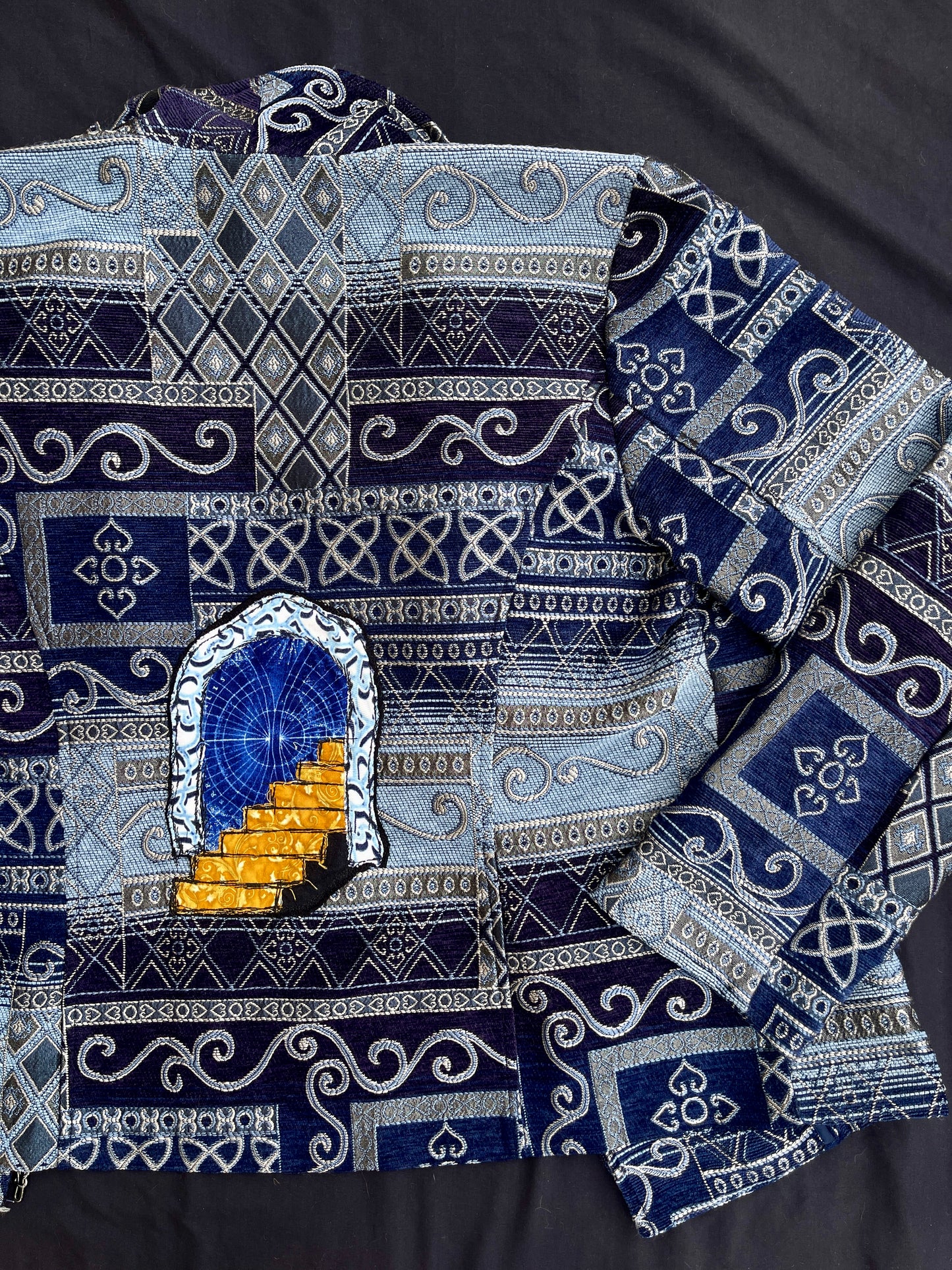 Portal swirl jacket