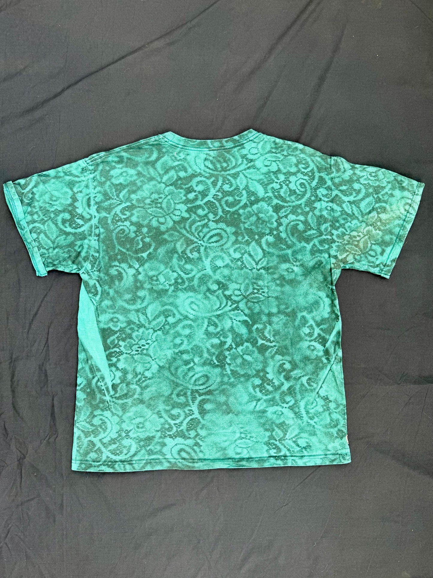 Face patch spray painted lace t-shirt