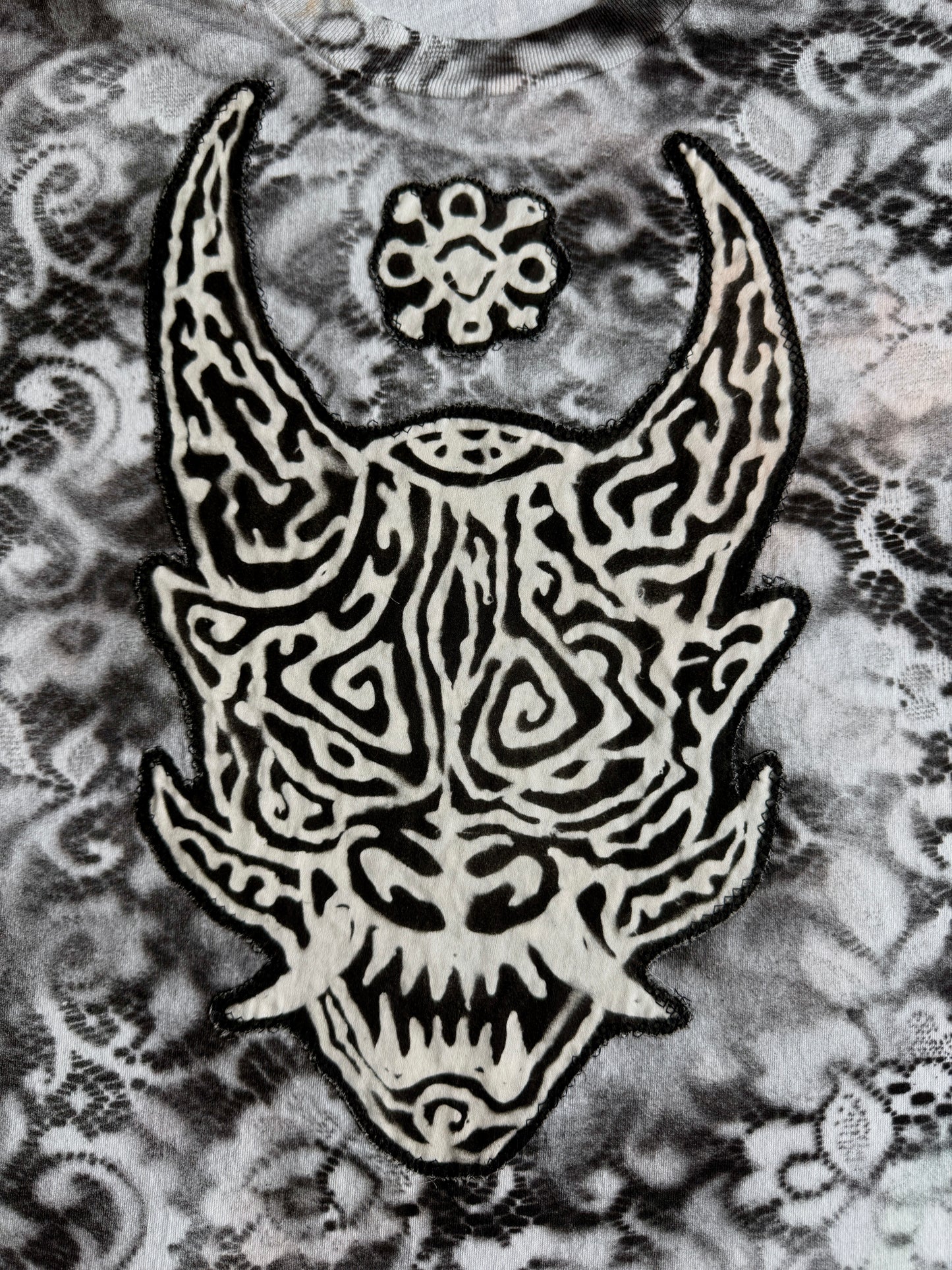ONI swirl lace t-shirt