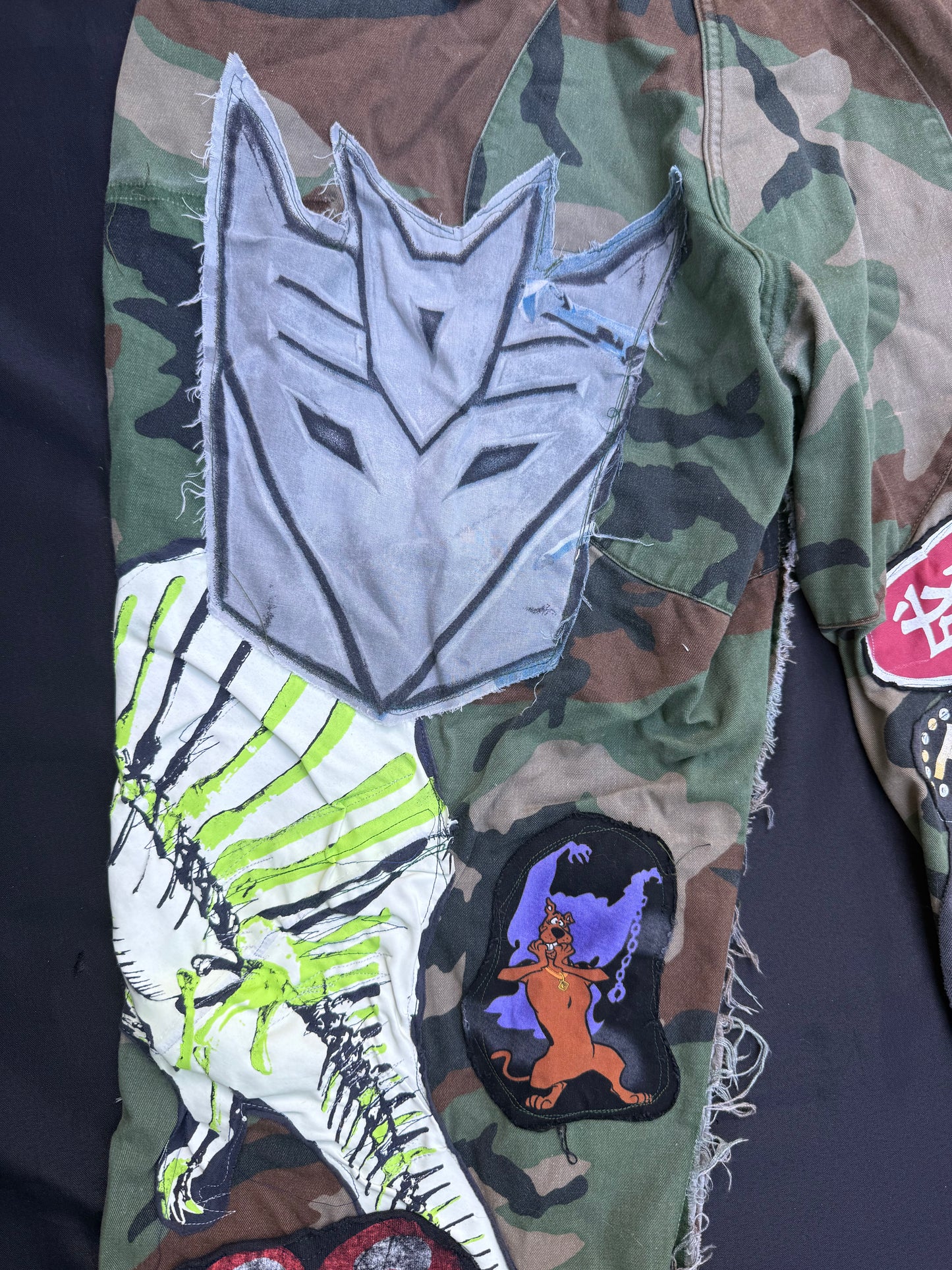 Collage patch camo jeans