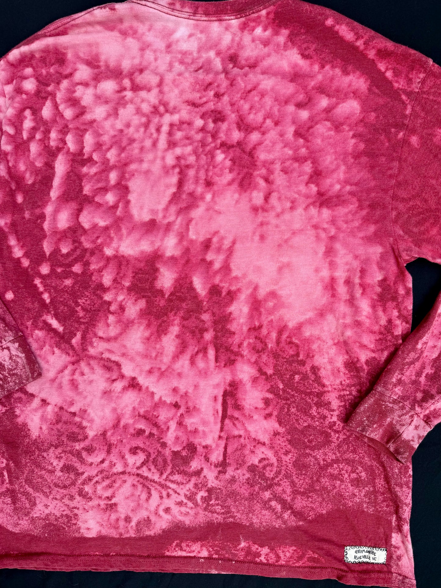 Shape patch bleach dyed shirt