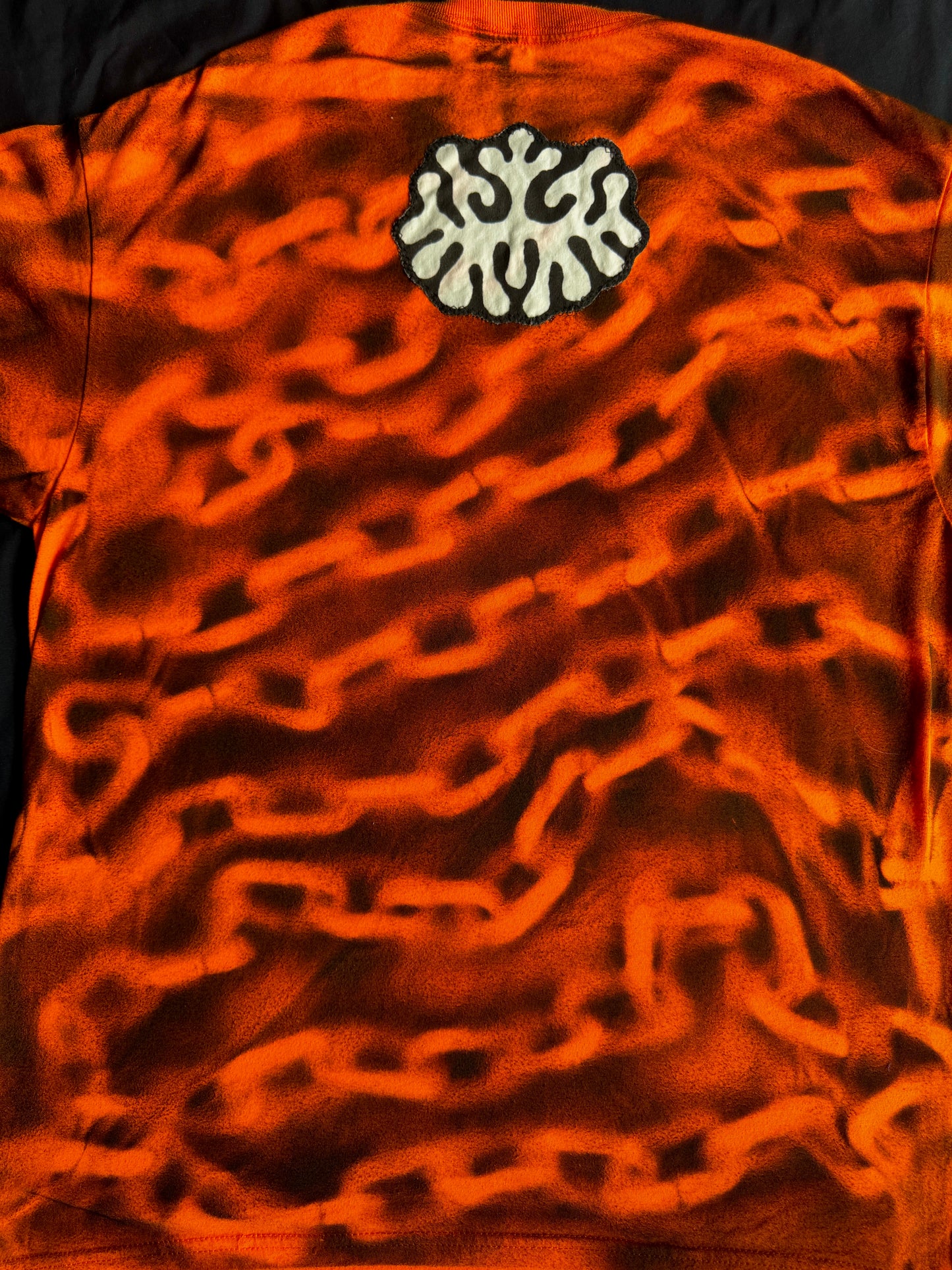 Beetle chain t-shirt