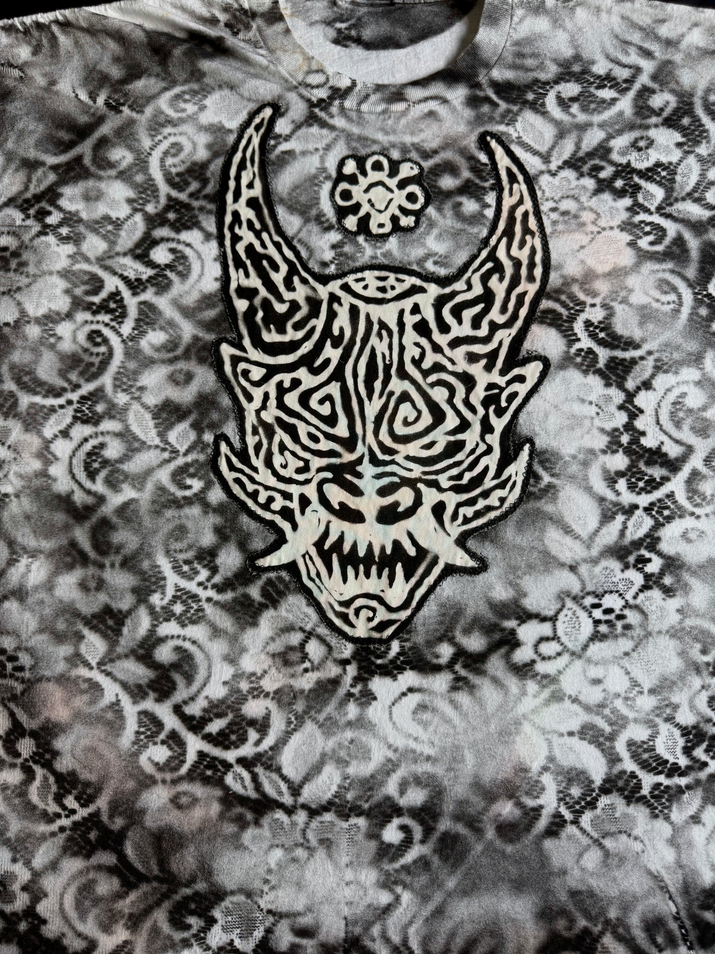 ONI swirl lace t-shirt