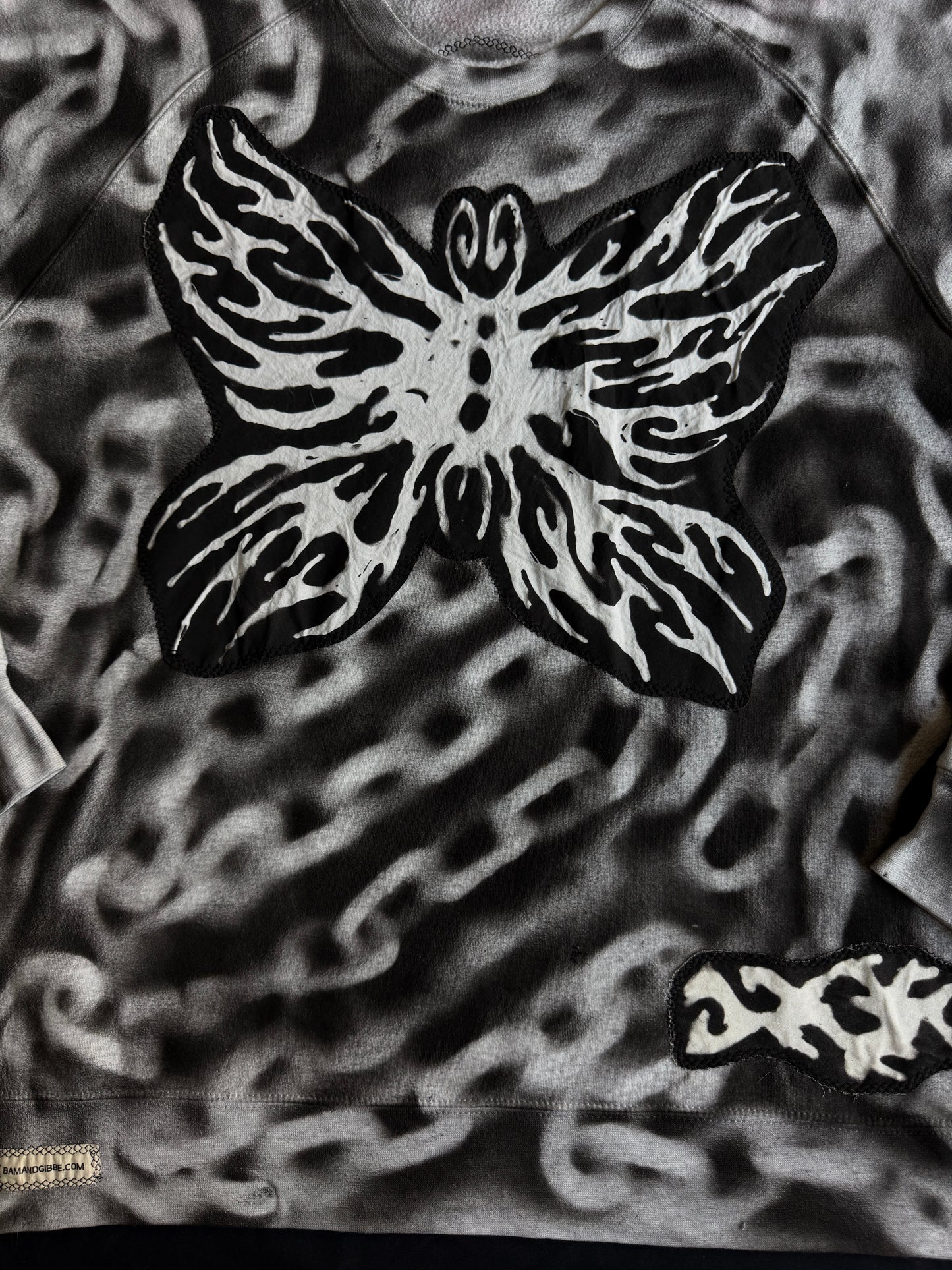 Butterfly chain crewneck