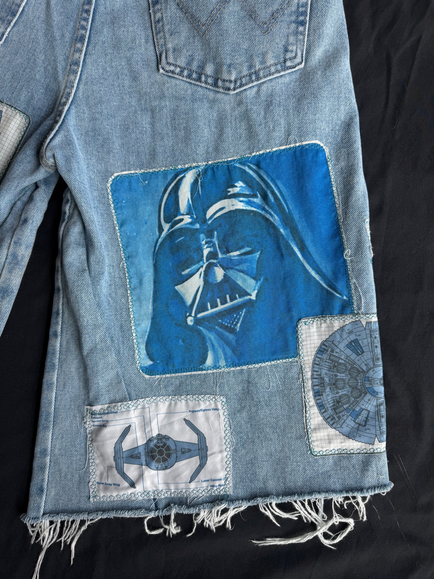 Star Wars 3/4 jean shorts