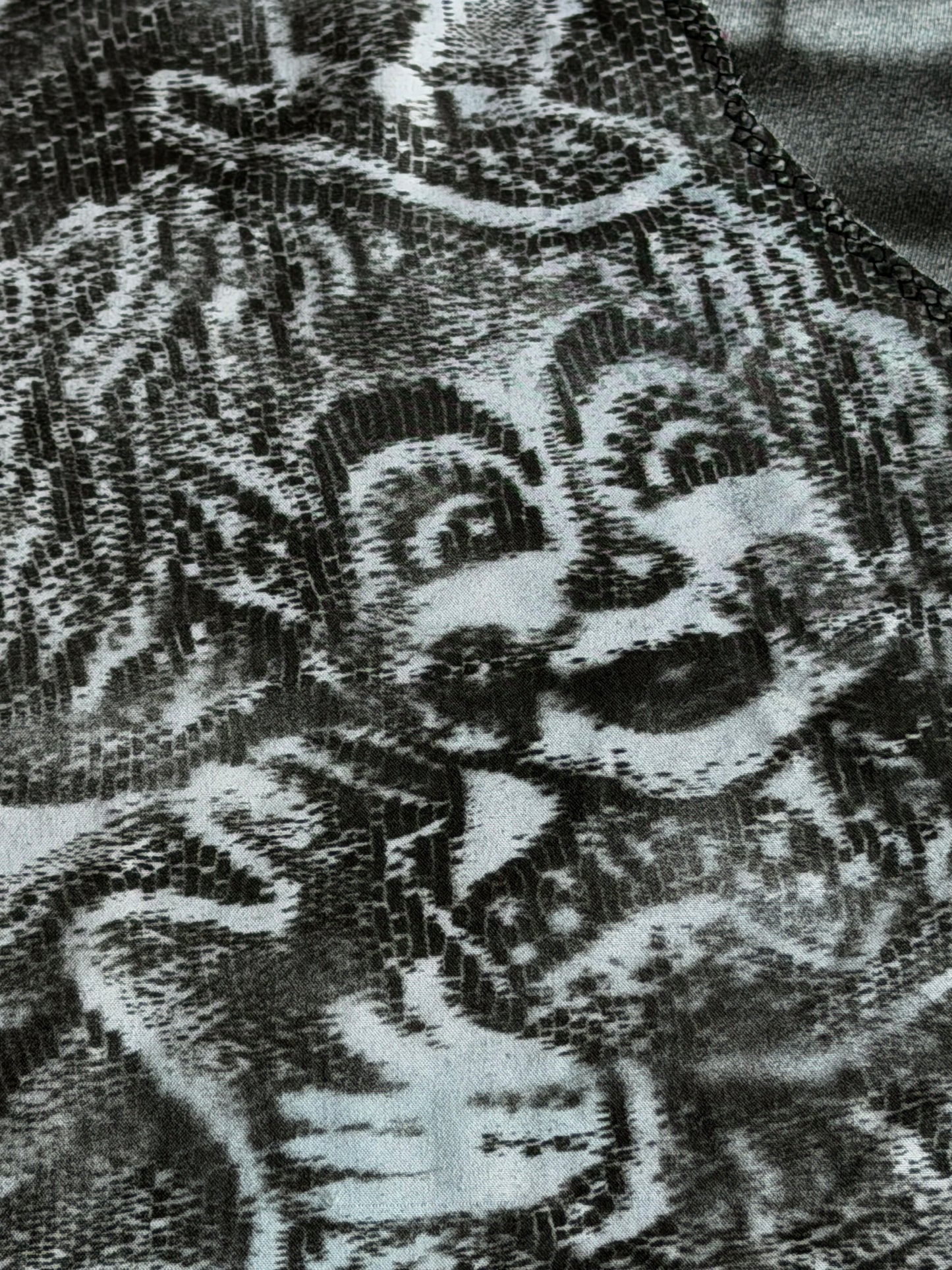 Clown chain t-shirt
