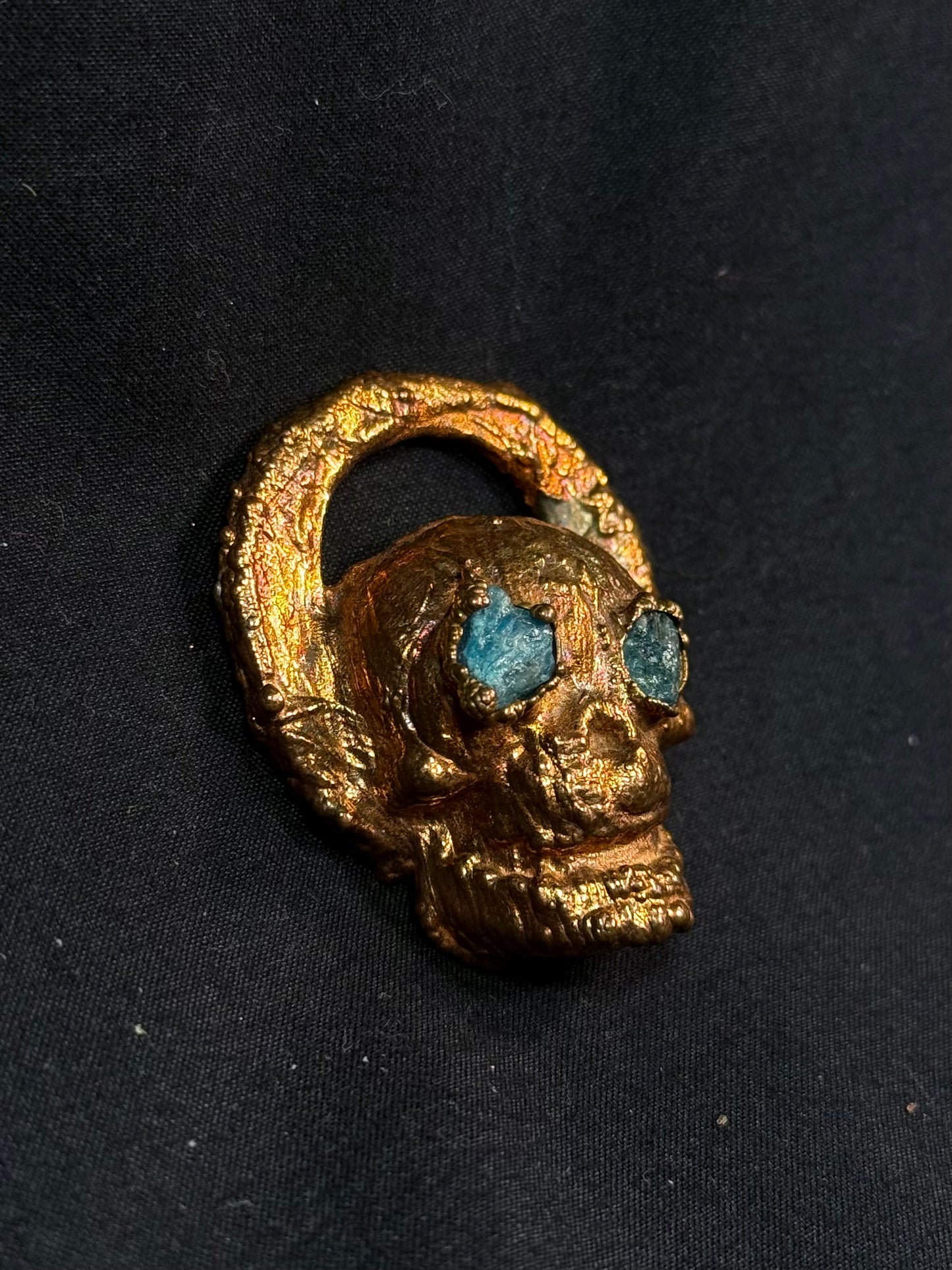 Chunky skull amulet