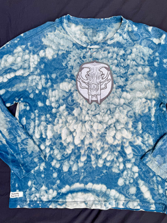 Polar bear skull patch bleach dyed shirt