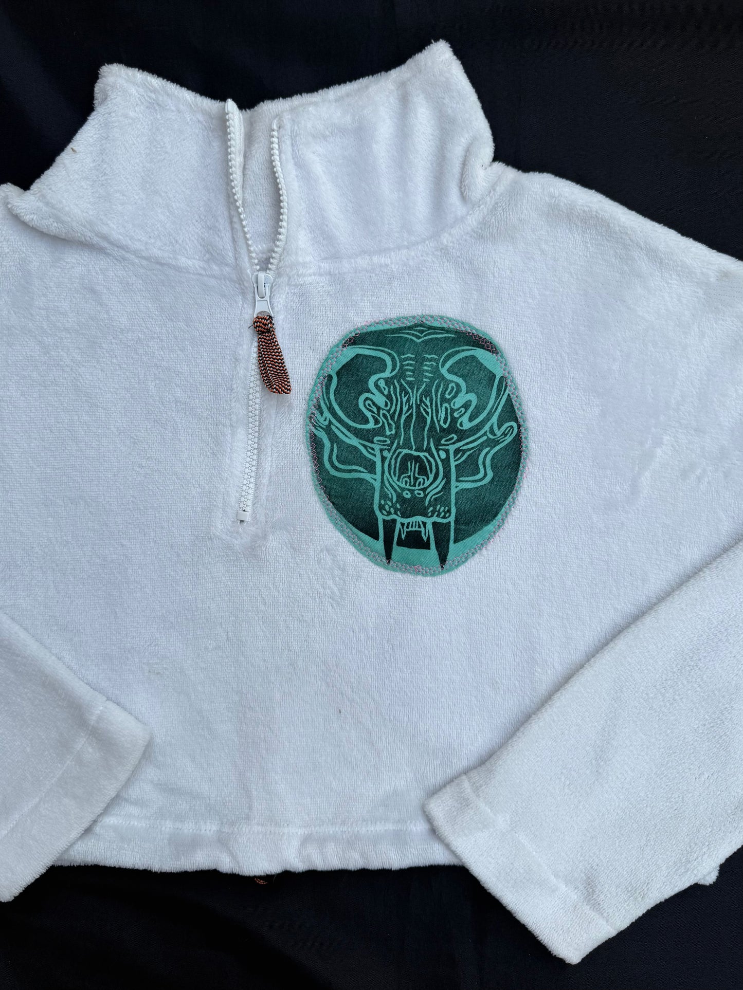 Cropped butterfly patch sweatshirt