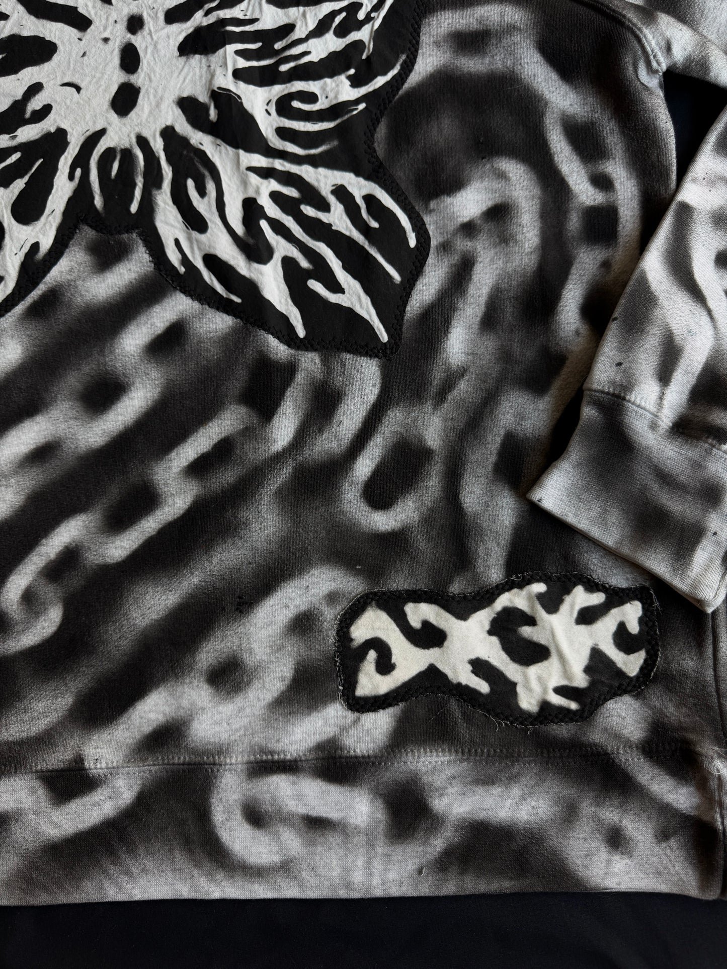Butterfly chain crewneck