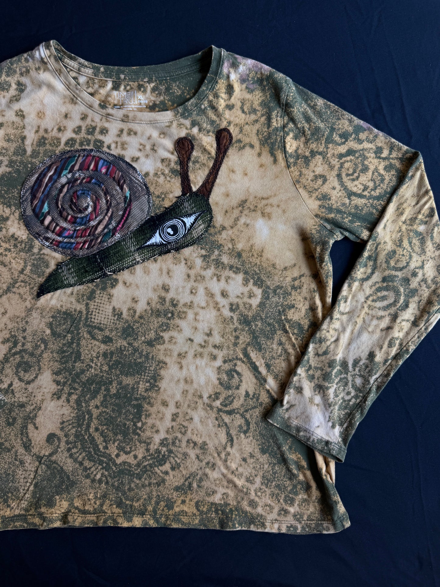 Snail bleach dyed long sleeve