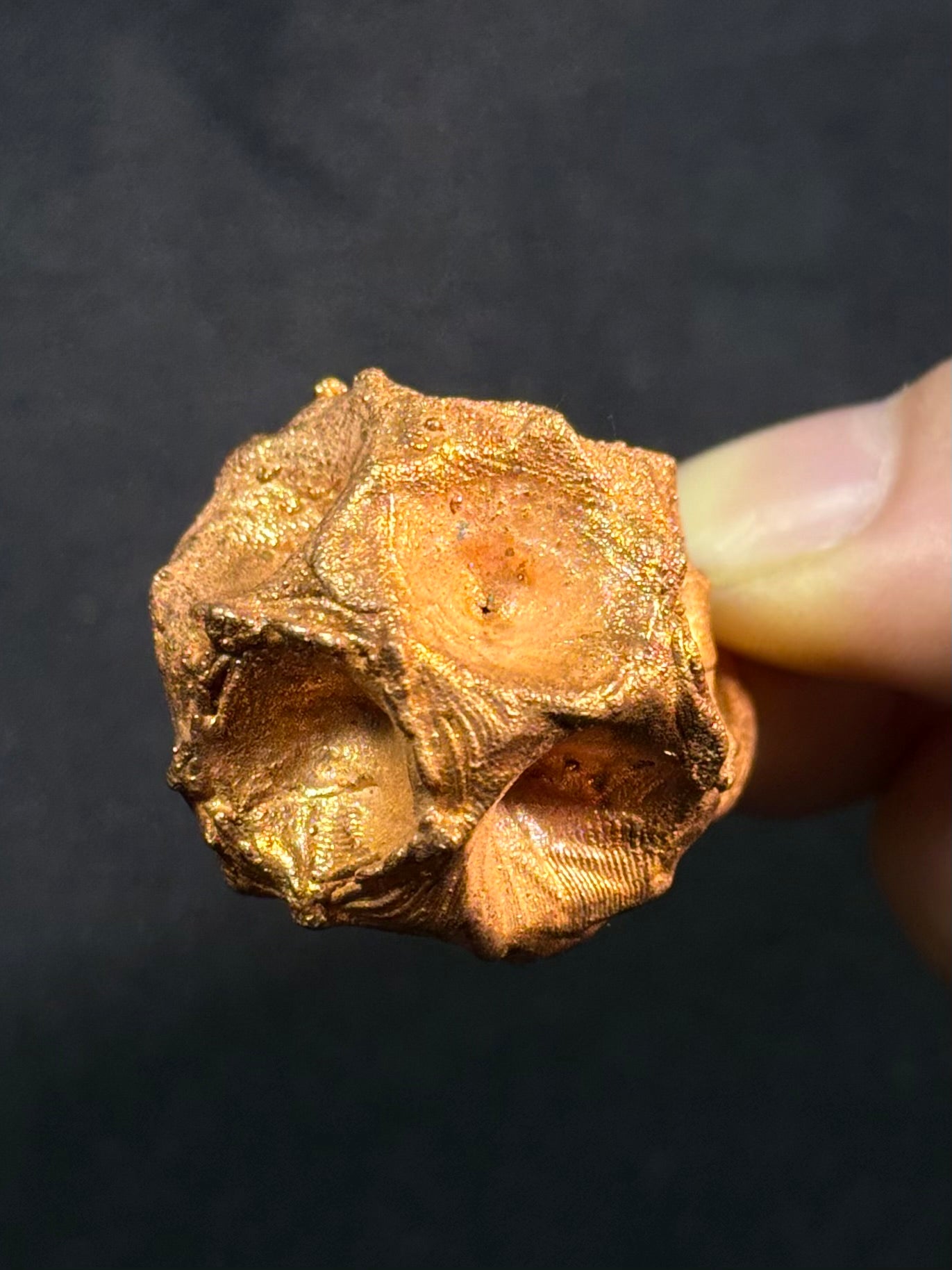 Tessellated rose star sapphire amulet