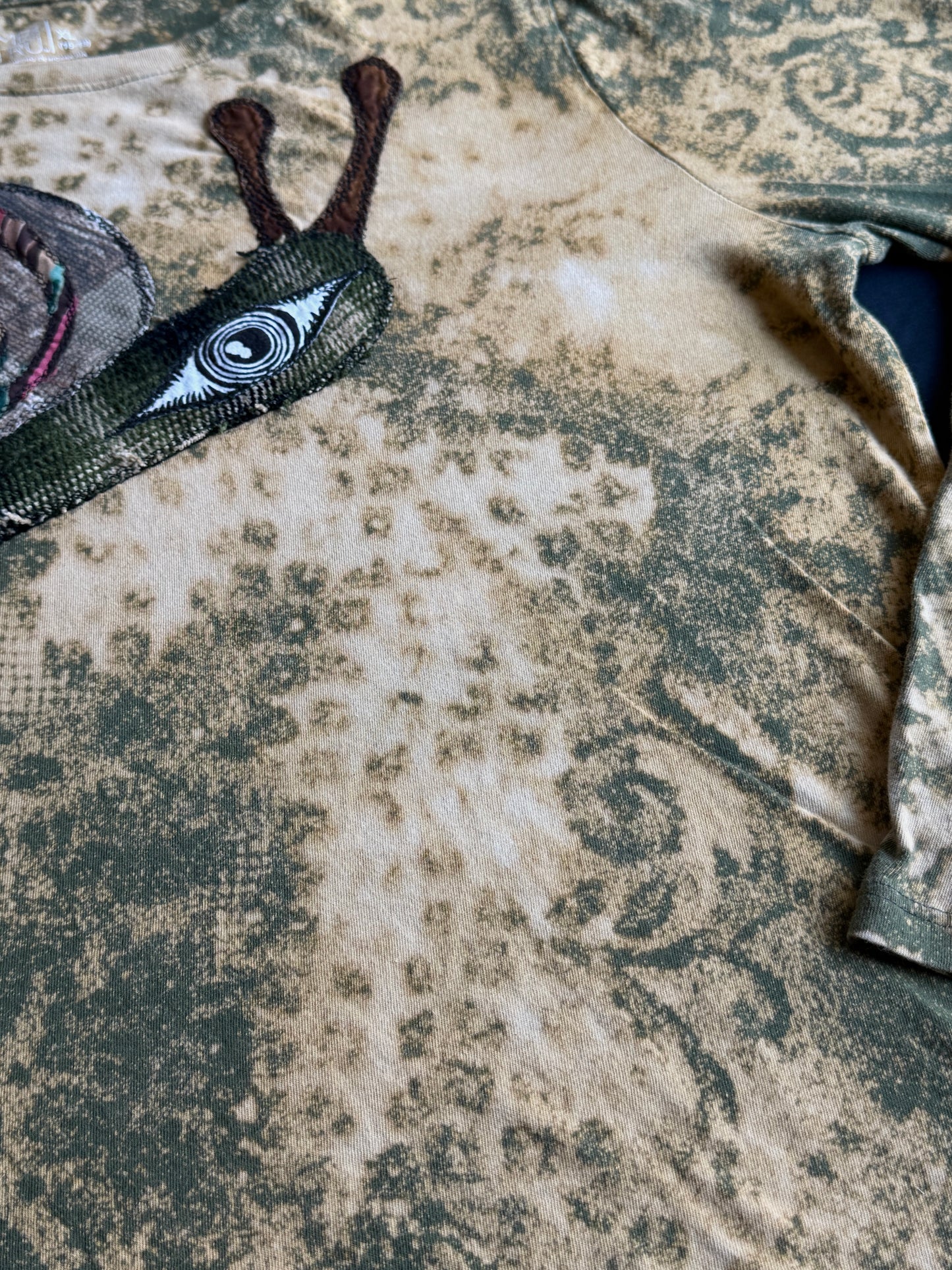 Snail bleach dyed long sleeve