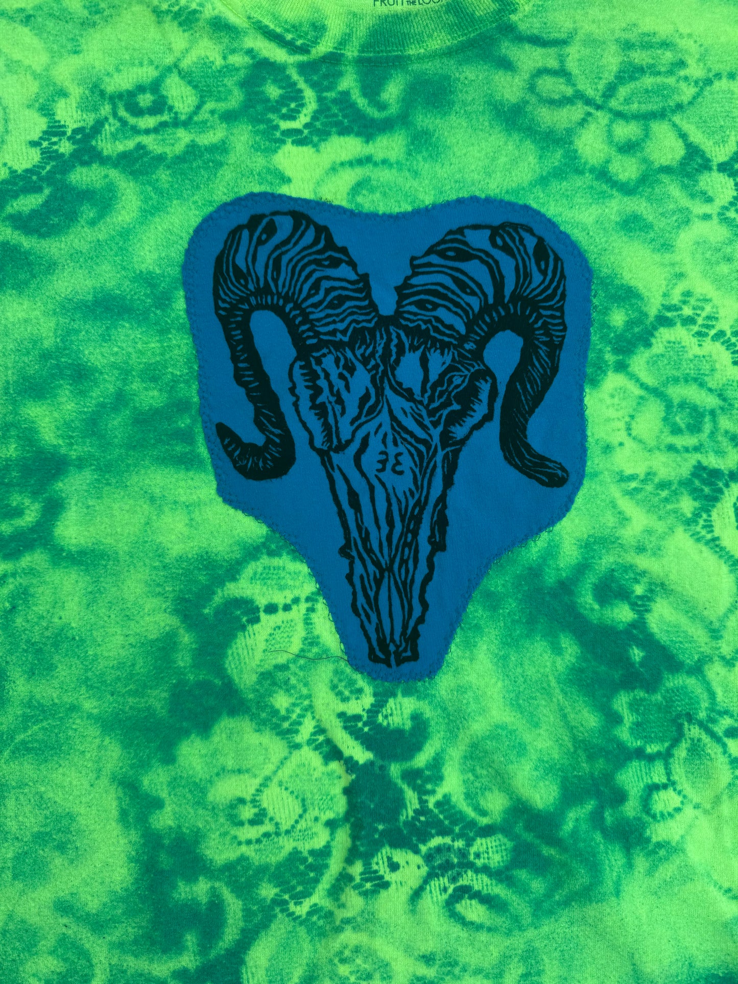 All seeing billy skull spiral spray t shirt