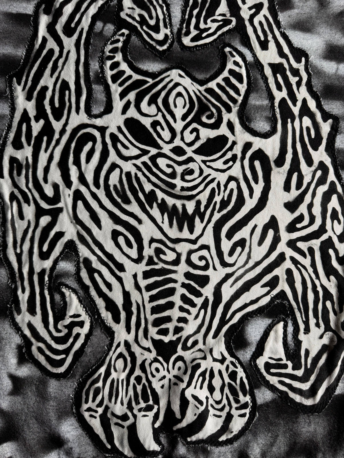 Gargoyle chain crewneck