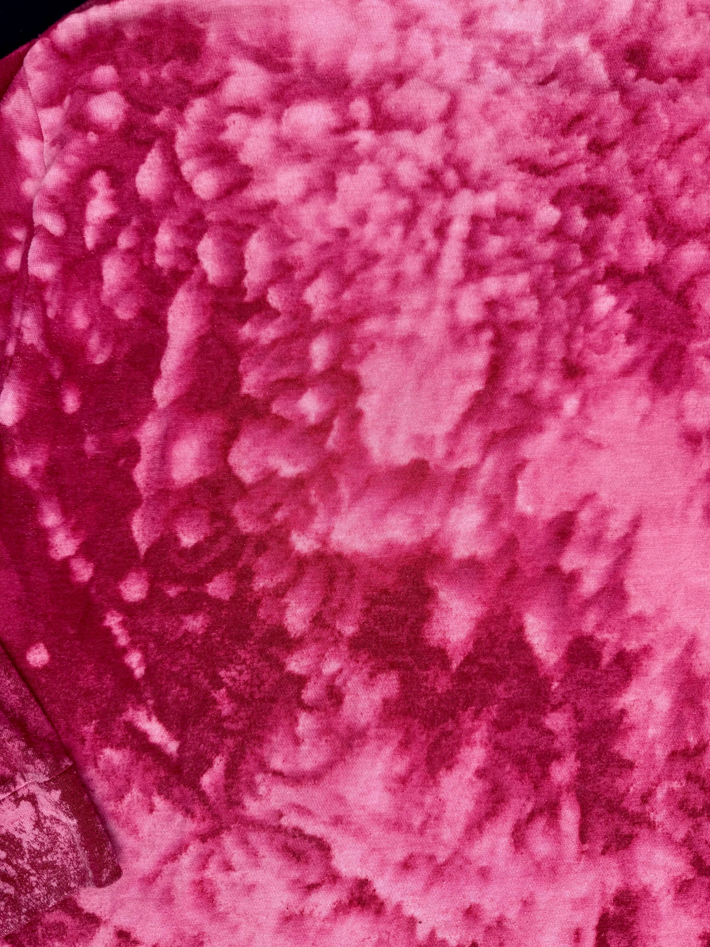 Shape patch bleach dyed shirt