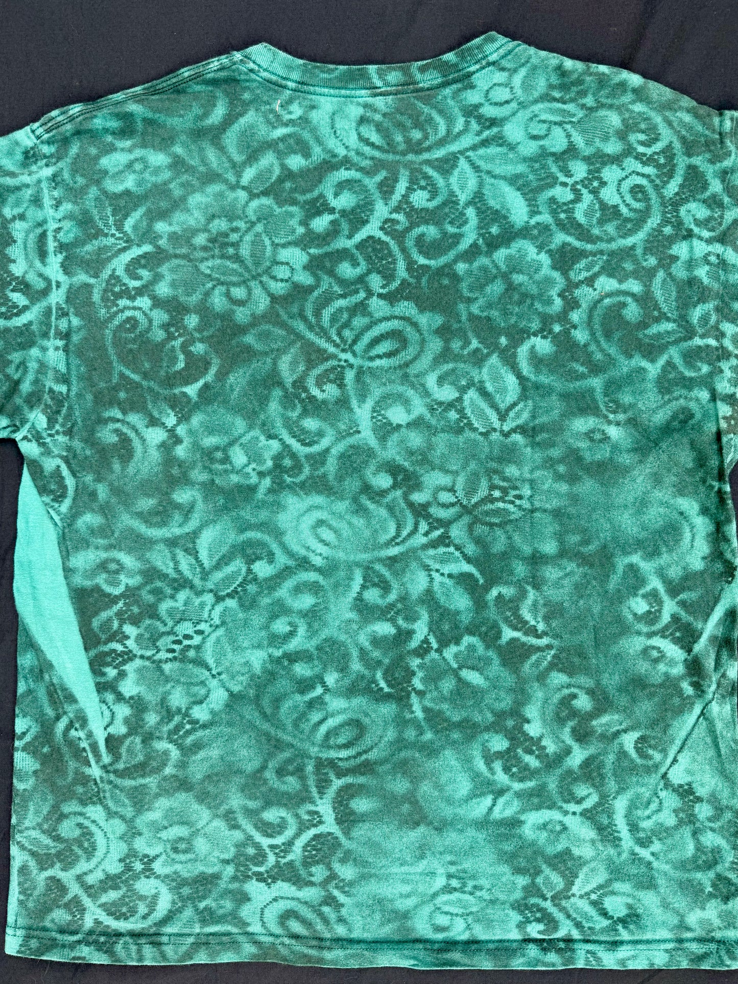 Face patch spray painted lace t-shirt