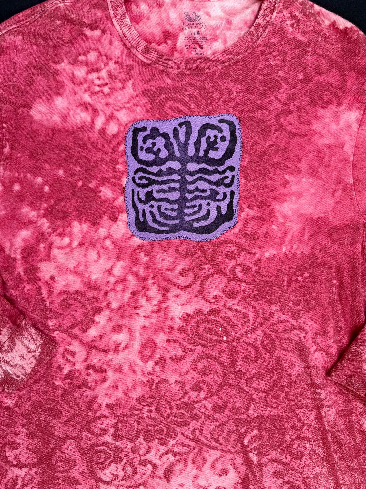 Shape patch bleach dyed shirt