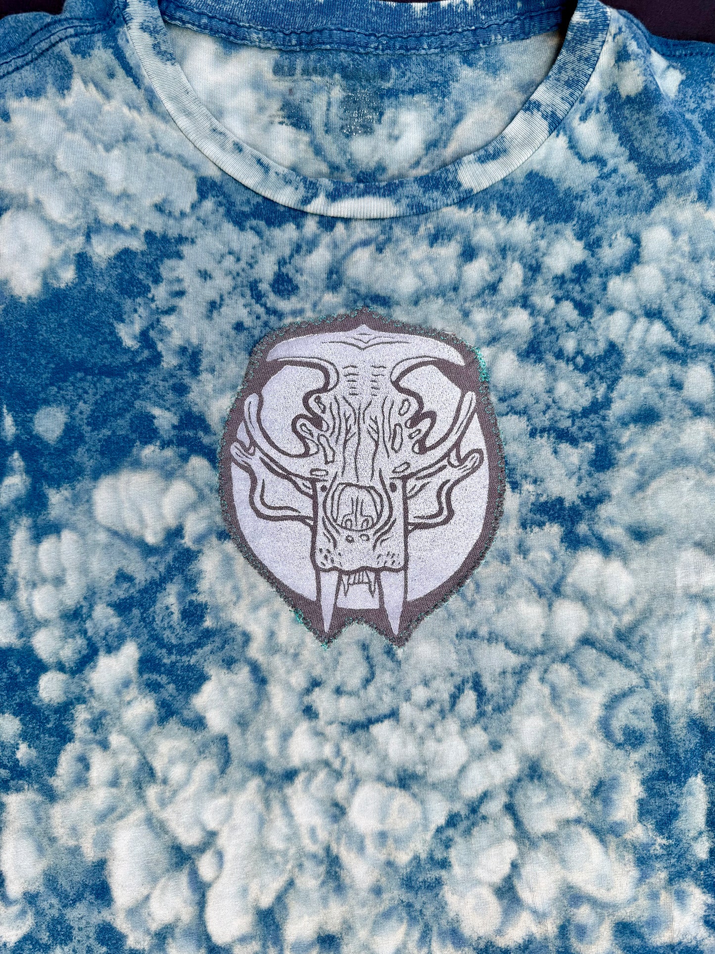 Polar bear skull patch bleach dyed shirt