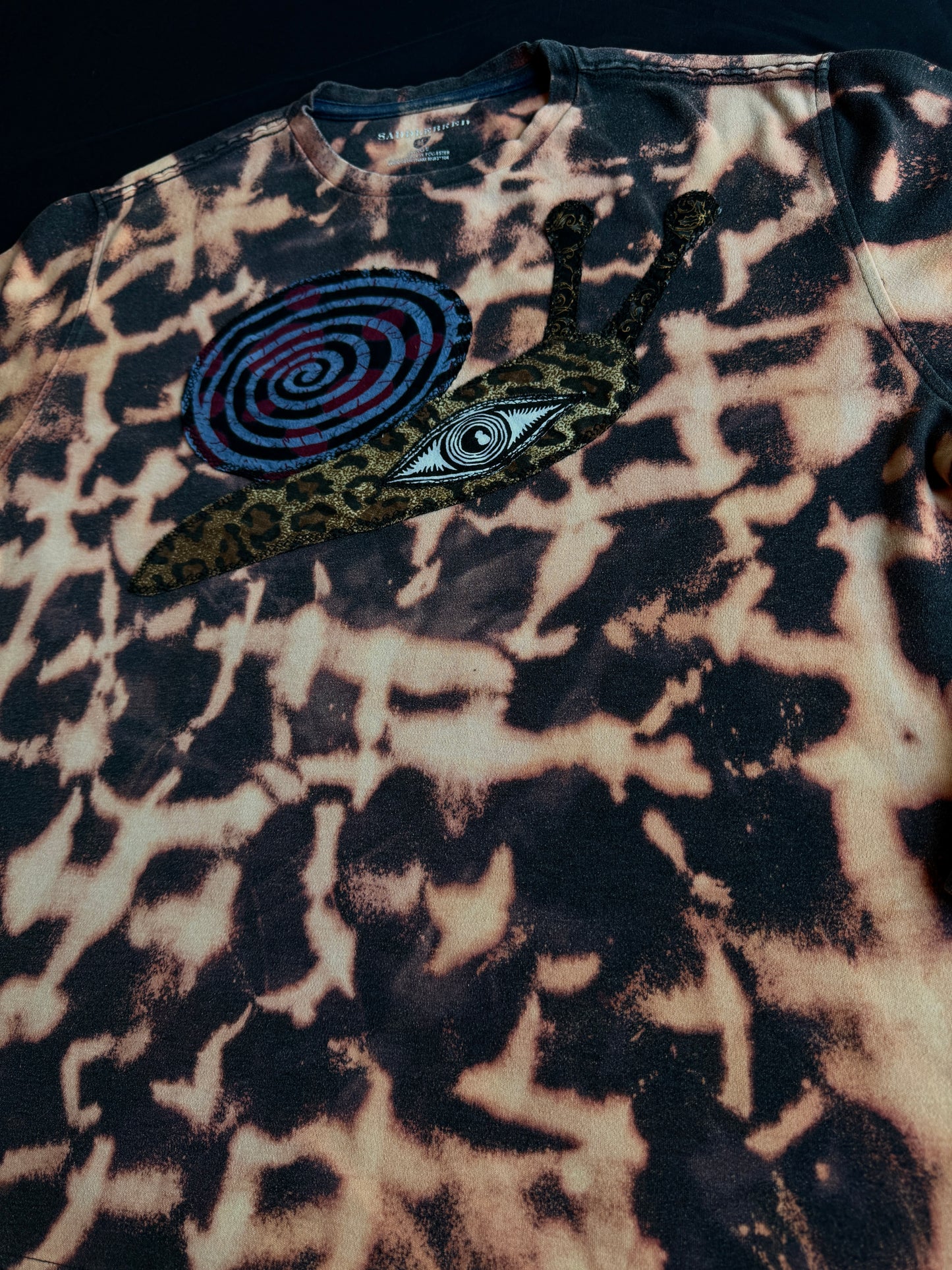 Snail eye lightweight crewneck