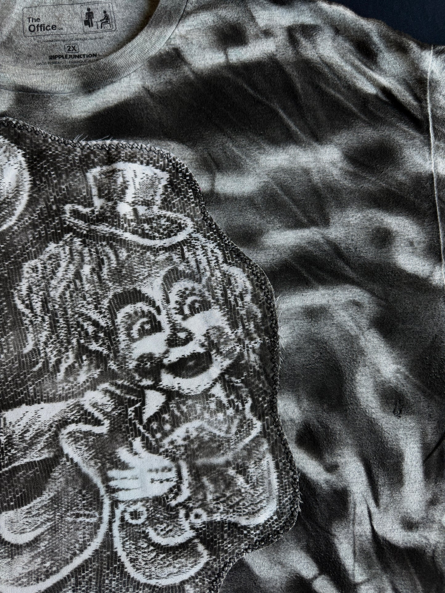 Clown chain t-shirt