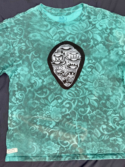 Face patch spray painted lace t-shirt