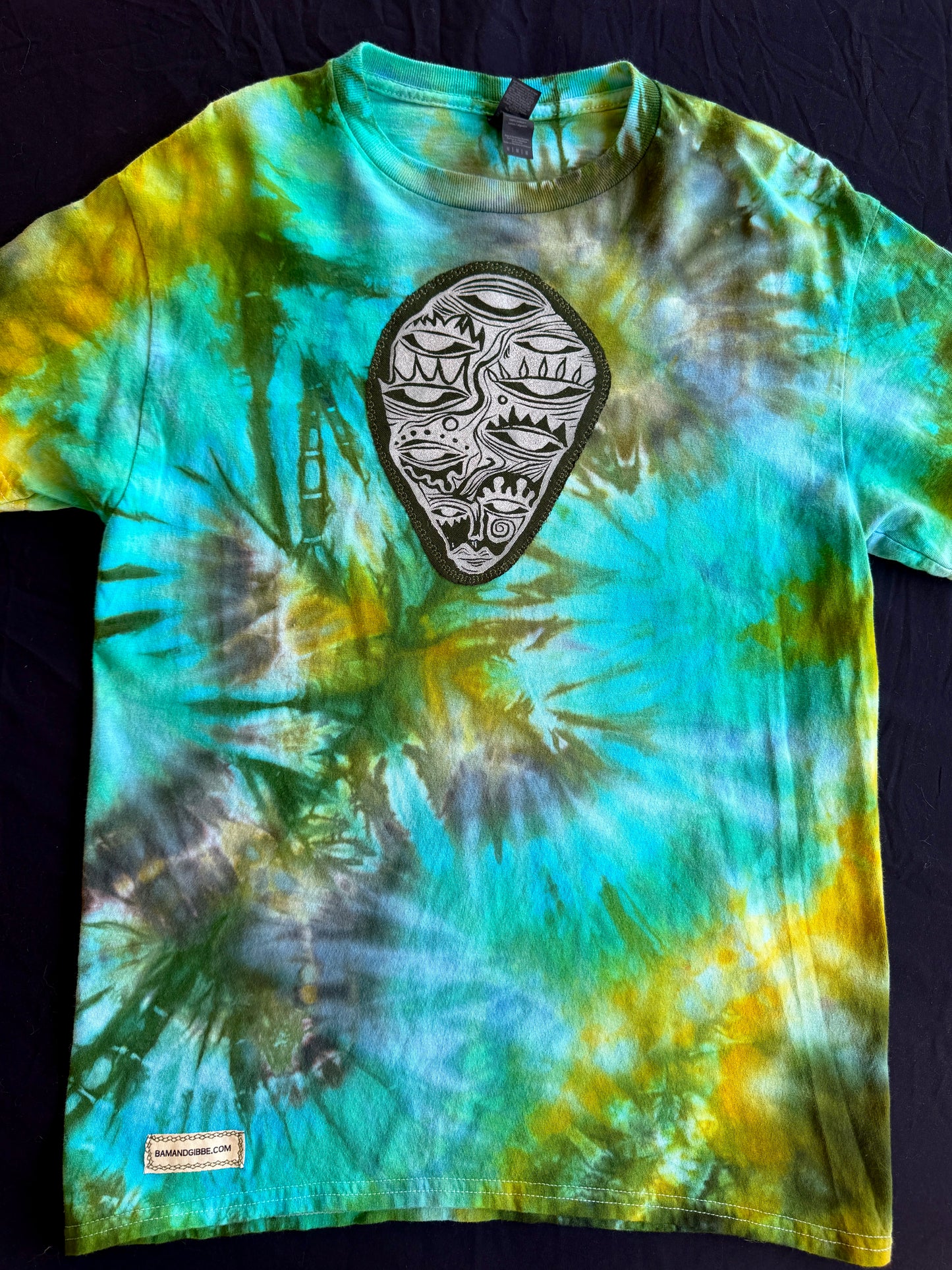 Face patch tie dye t-shirt