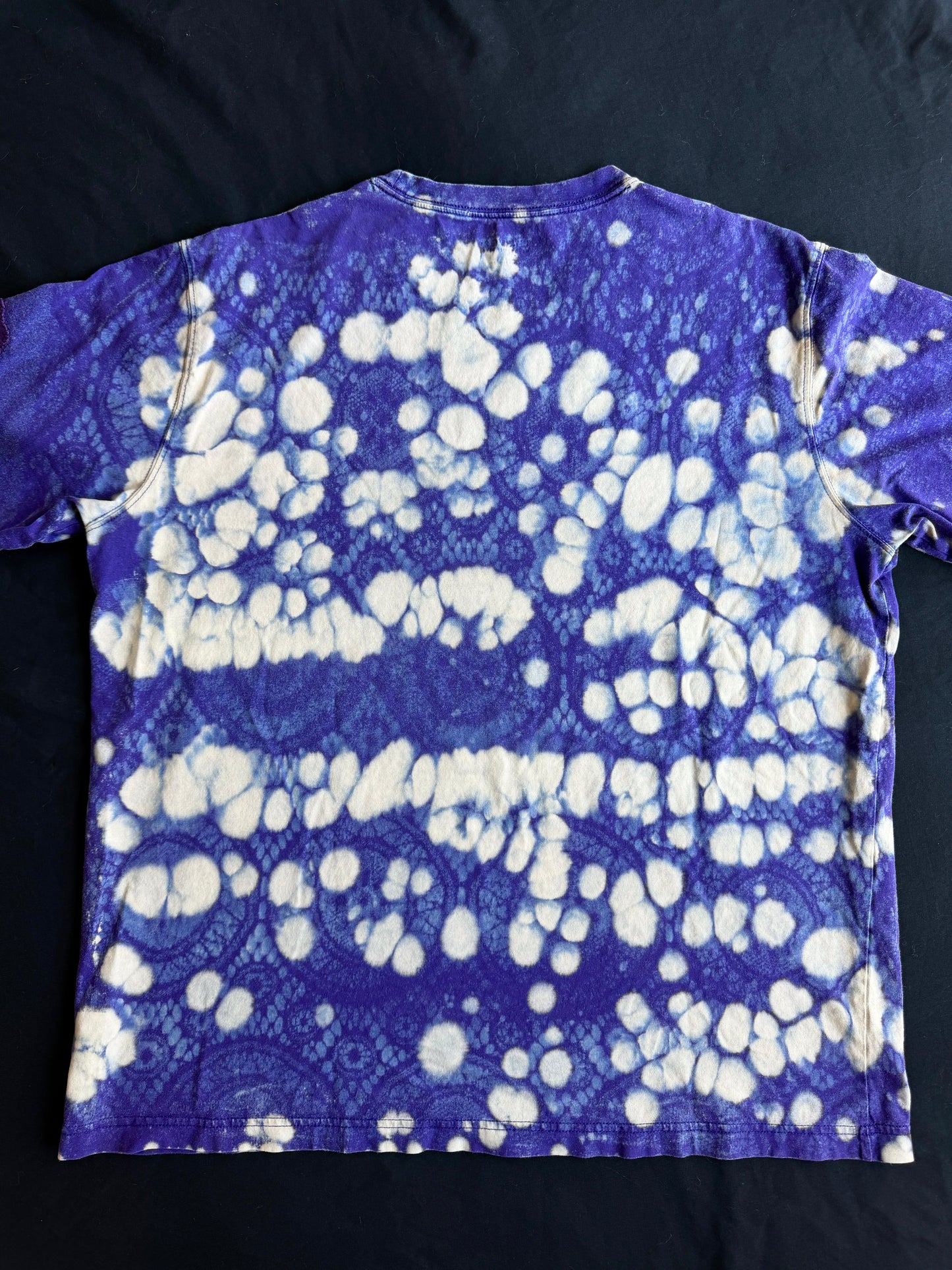 Intertwined patch bleach dyed t-shirt