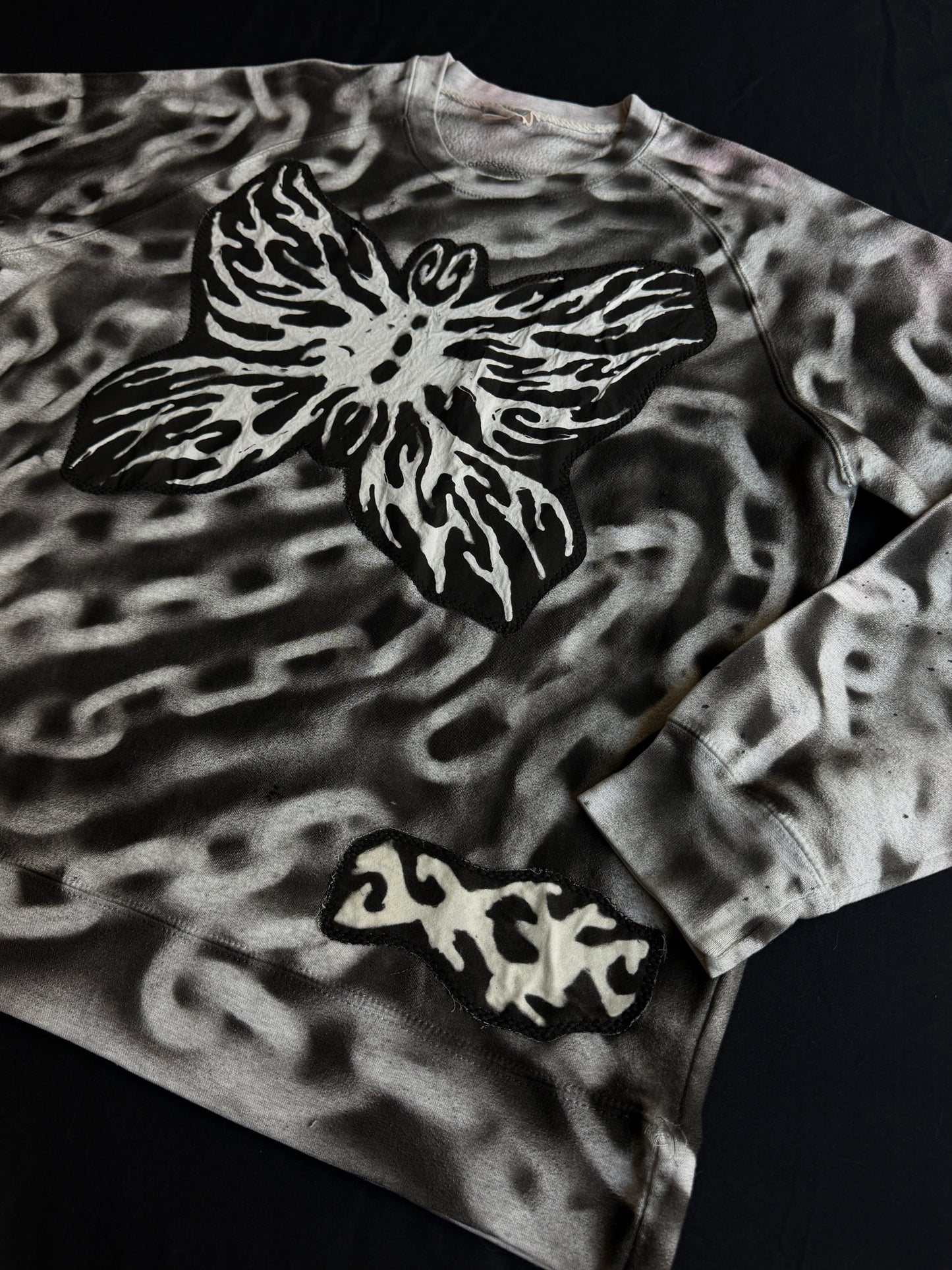 Butterfly chain crewneck
