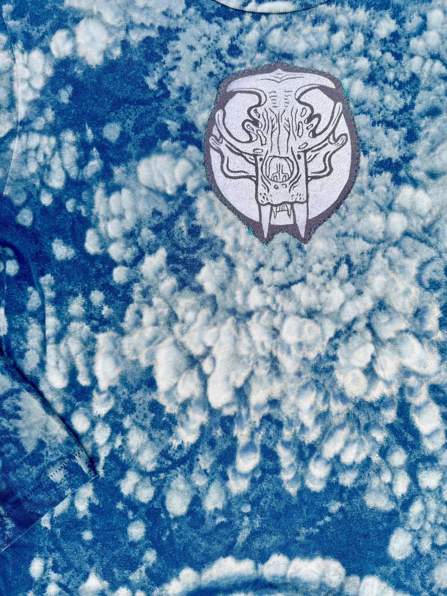 Polar bear skull patch bleach dyed shirt