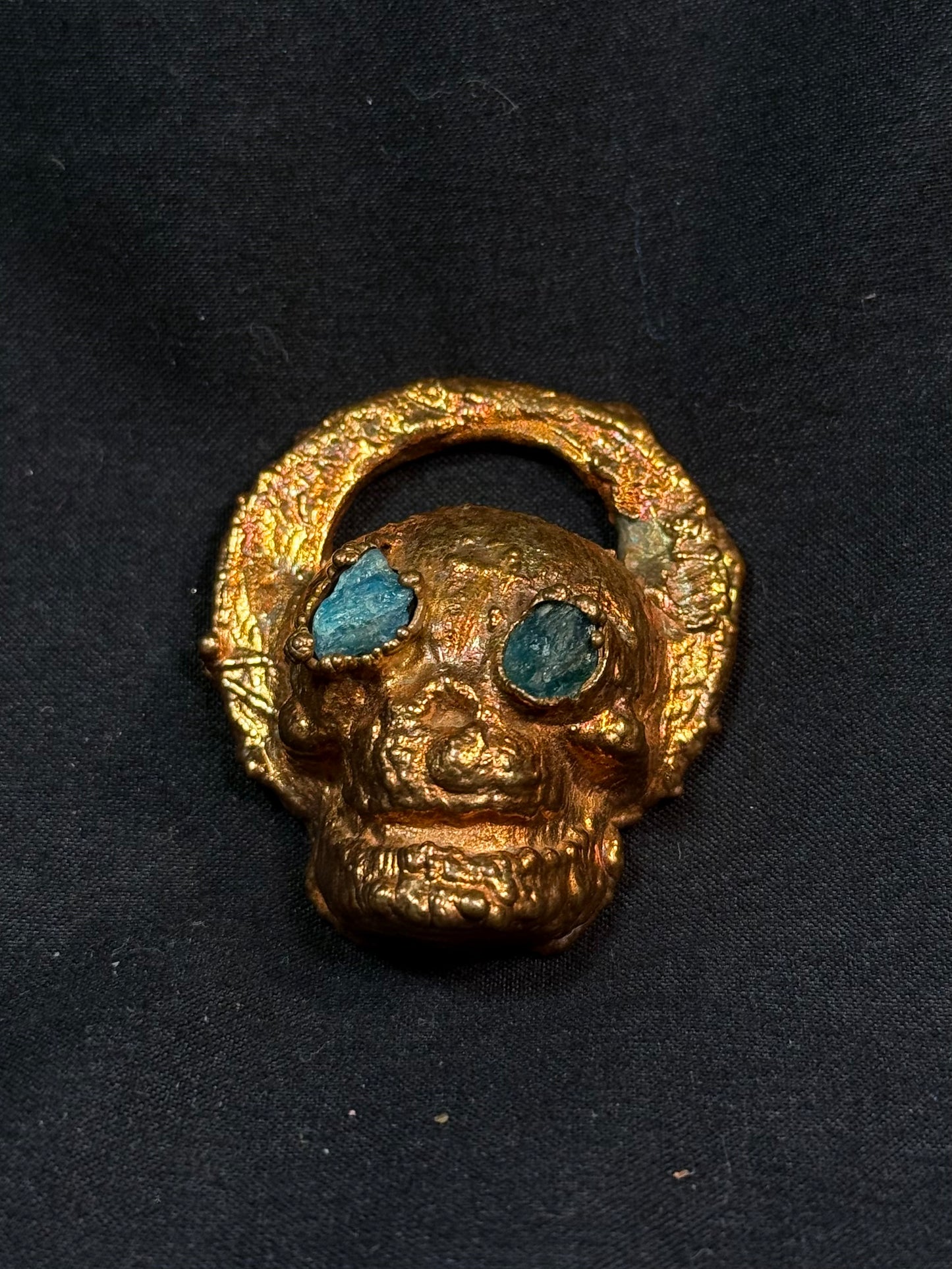 Chunky skull amulet