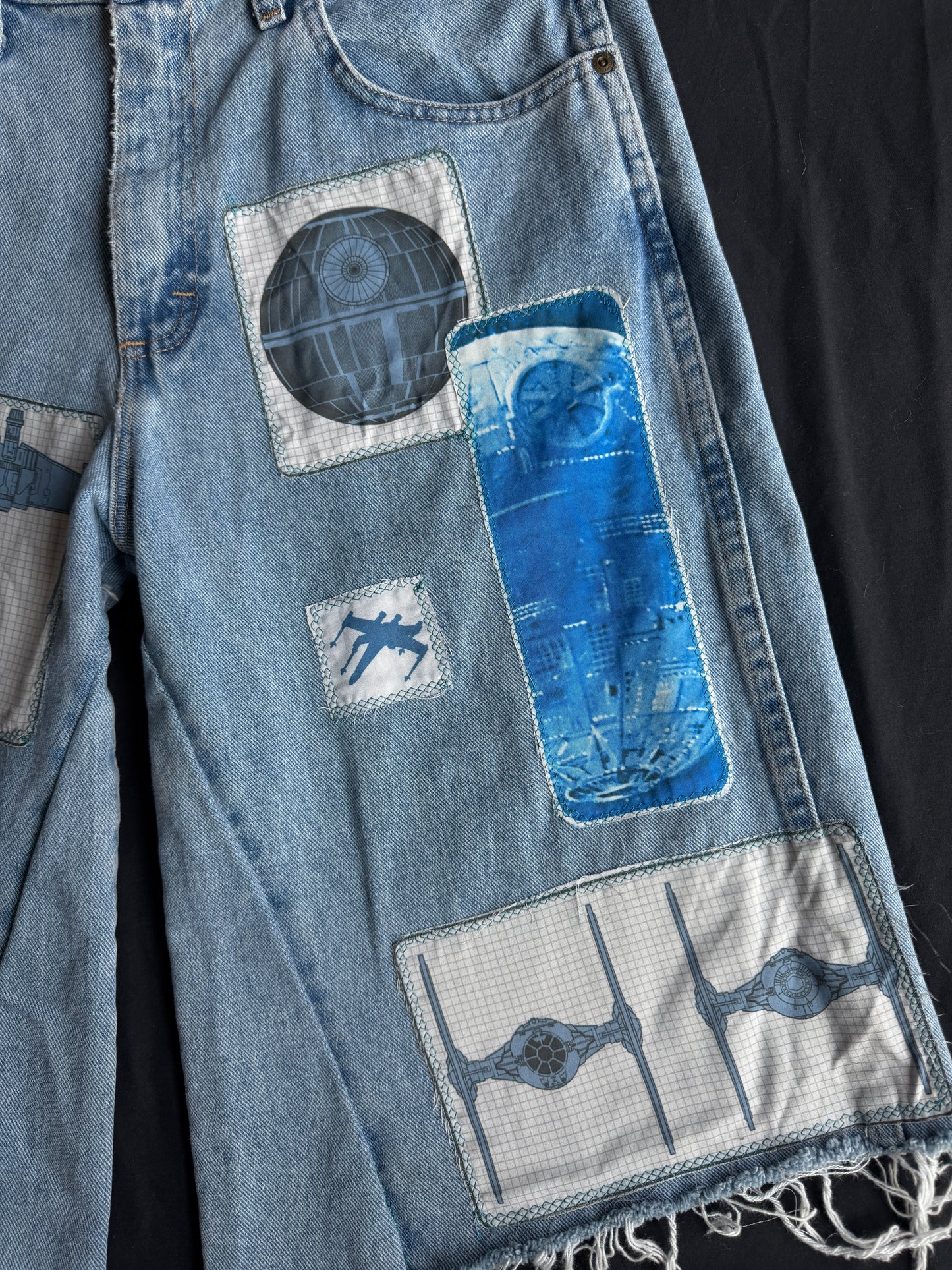 Star Wars 3/4 jean shorts